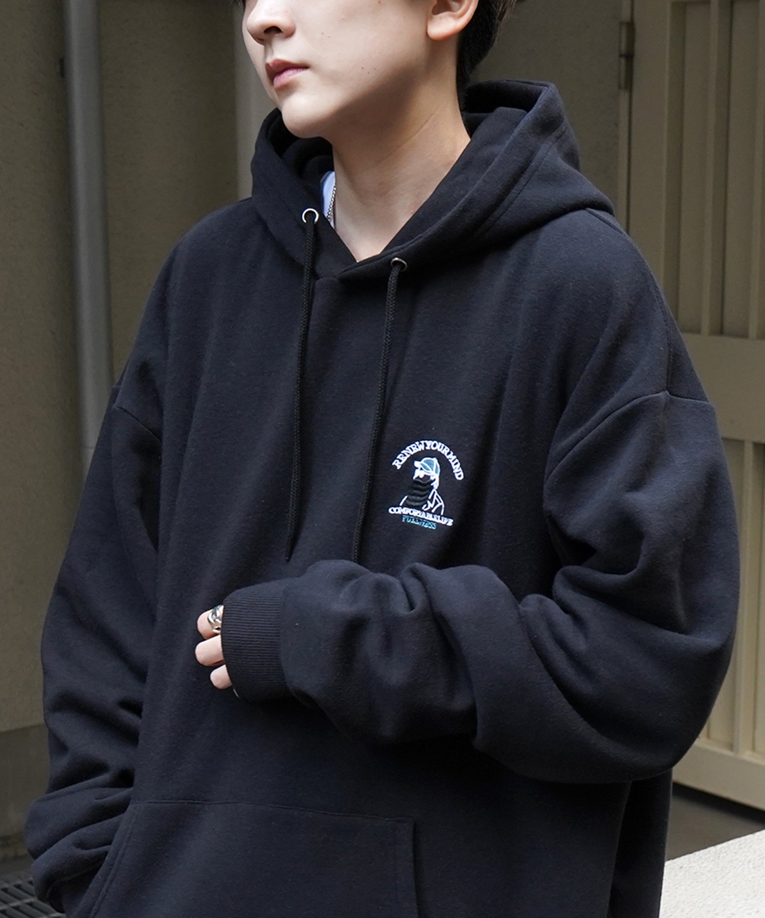 ヒゲオジサン刺繡A ワンポイント刺繍ロゴ ビッグシルエット 裏起毛プルオーバーパーカー