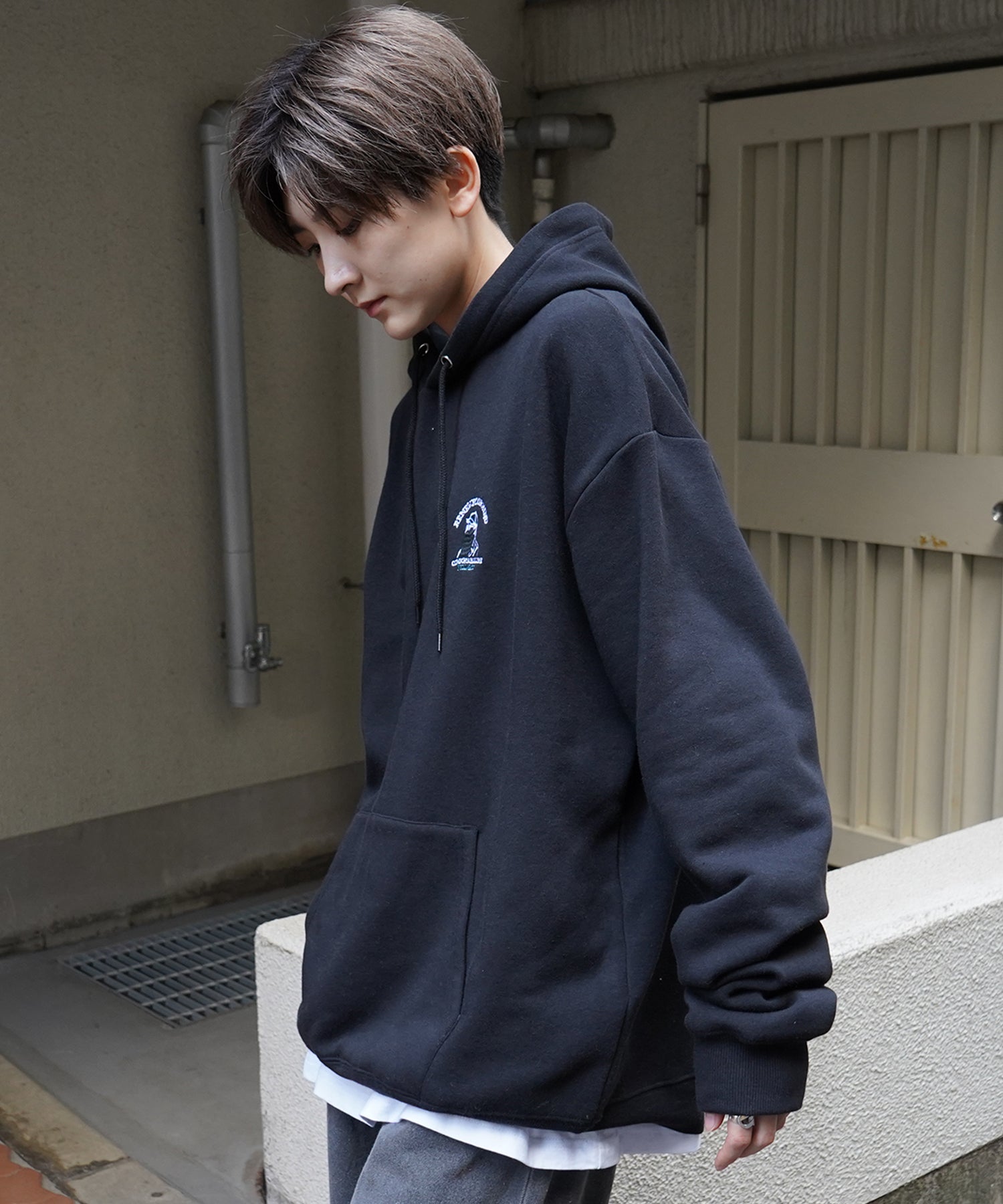 ヒゲオジサン刺繡A ワンポイント刺繍ロゴ ビッグシルエット 裏起毛プルオーバーパーカー