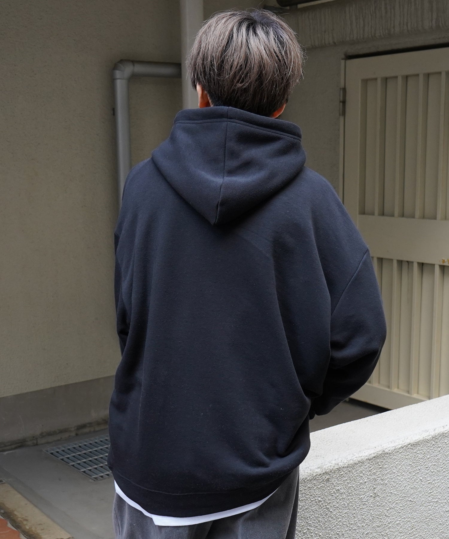 ヒゲオジサン刺繡A ワンポイント刺繍ロゴ ビッグシルエット 裏起毛プルオーバーパーカー