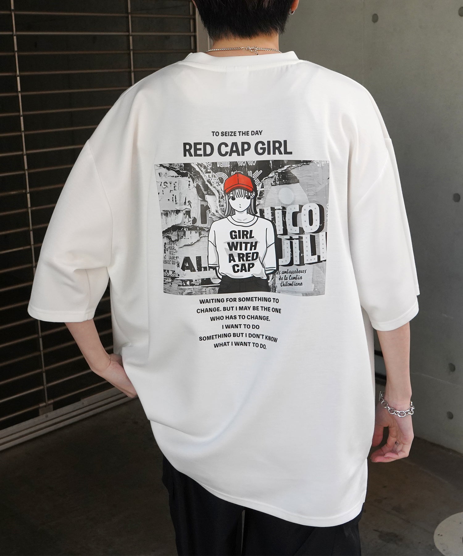 【RED CAP GIRL】 バックイラスト / バック転写 ワンポイント刺繍 ドレープとろみ ポンチ ビッグシルエットプリントTシャツ 25SS