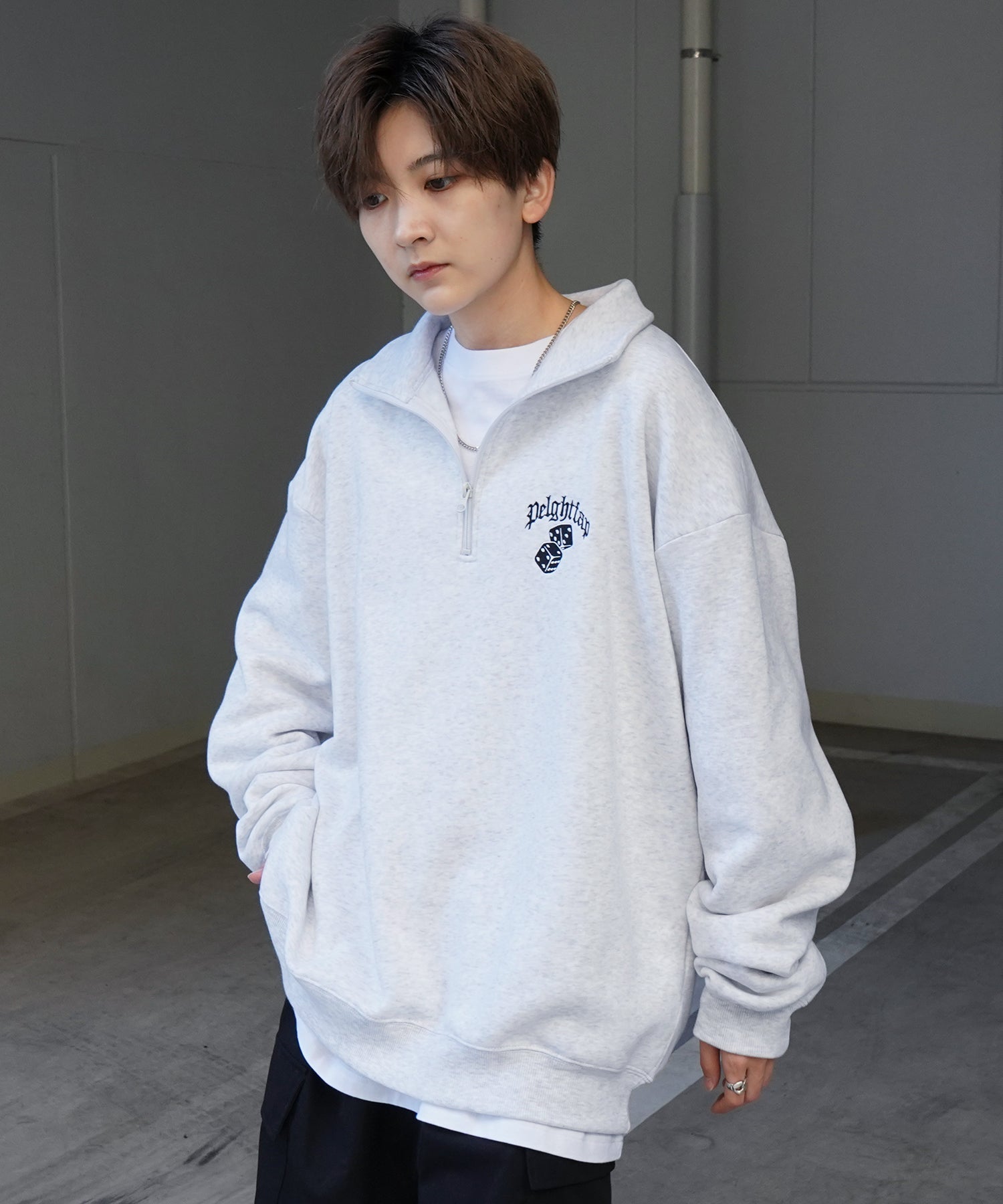 ビリヤード/ダイス ワンポイント刺繍ロゴ ビッグシルエット 裏起毛プルオーバーハーフジップスウェット