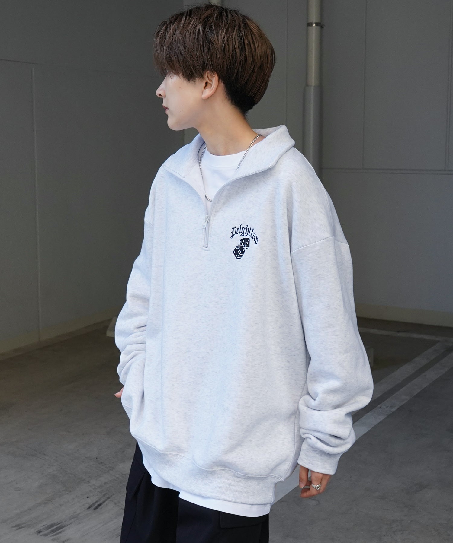 ビリヤード/ダイス ワンポイント刺繍ロゴ ビッグシルエット 裏起毛プルオーバーハーフジップスウェット