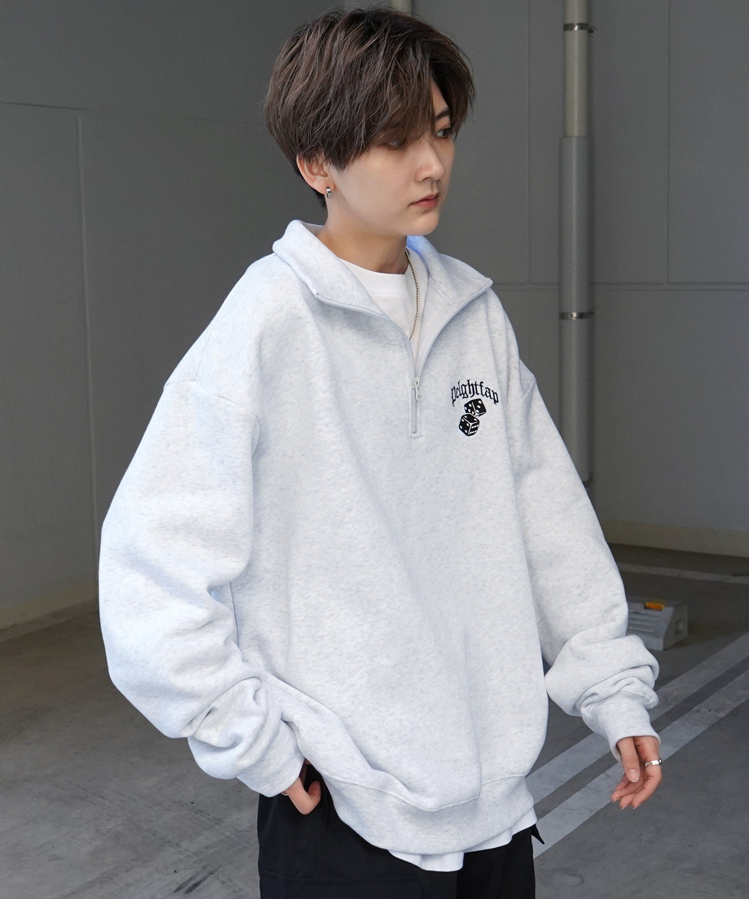 ビリヤード/ダイス ワンポイント刺繍ロゴ ビッグシルエット 裏起毛プルオーバーハーフジップスウェット