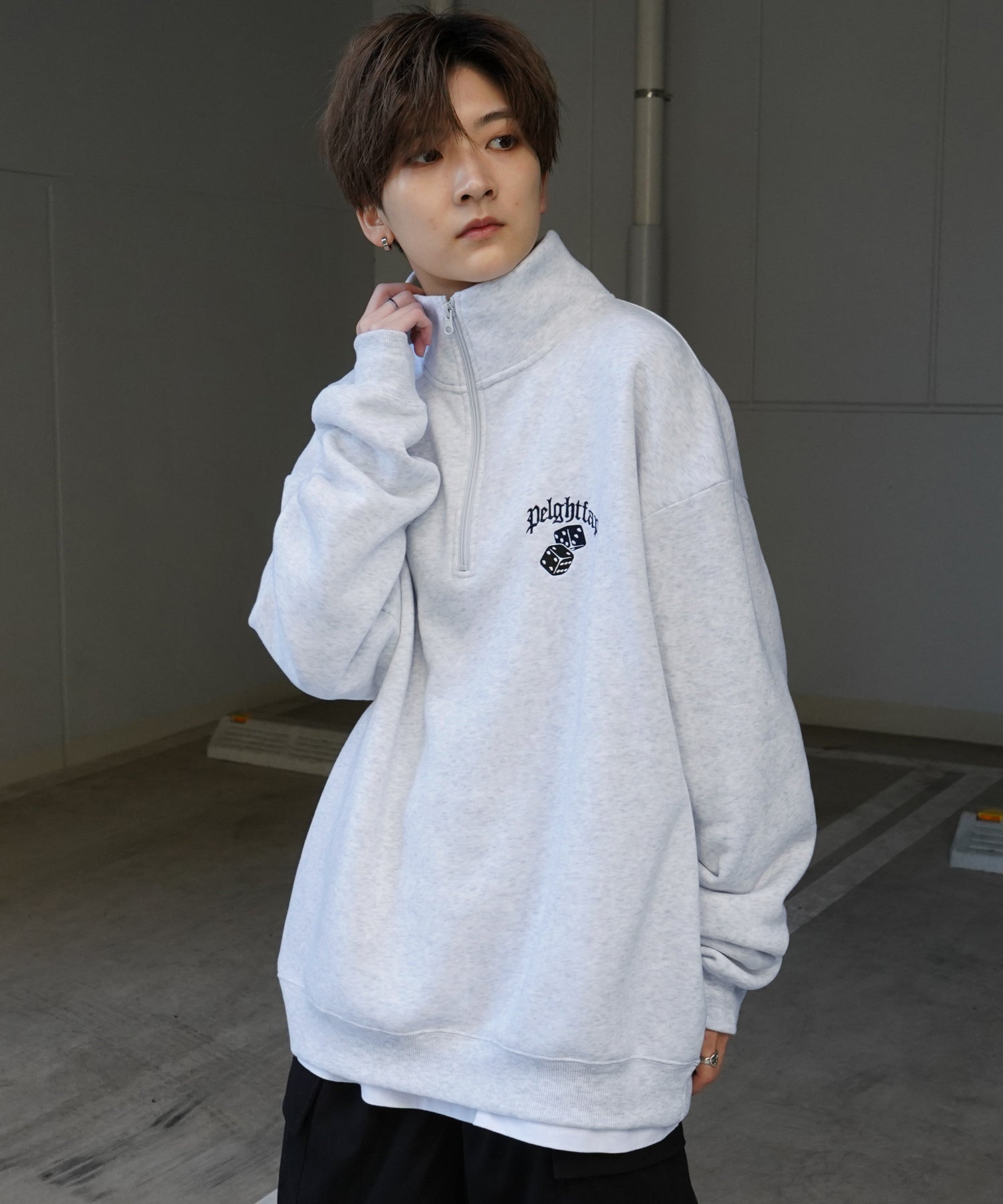 ビリヤード/ダイス ワンポイント刺繍ロゴ ビッグシルエット 裏起毛プルオーバーハーフジップスウェット