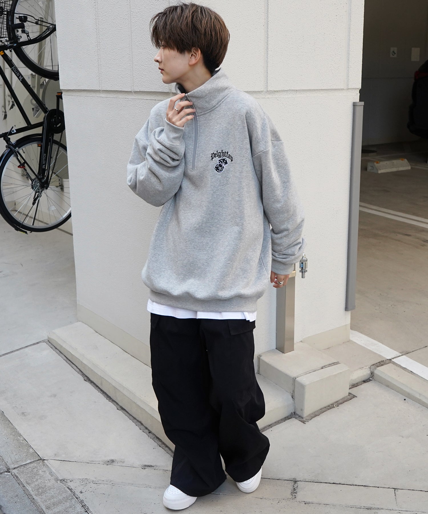 ビリヤード/ダイス ワンポイント刺繍ロゴ ビッグシルエット 裏起毛プルオーバーハーフジップスウェット