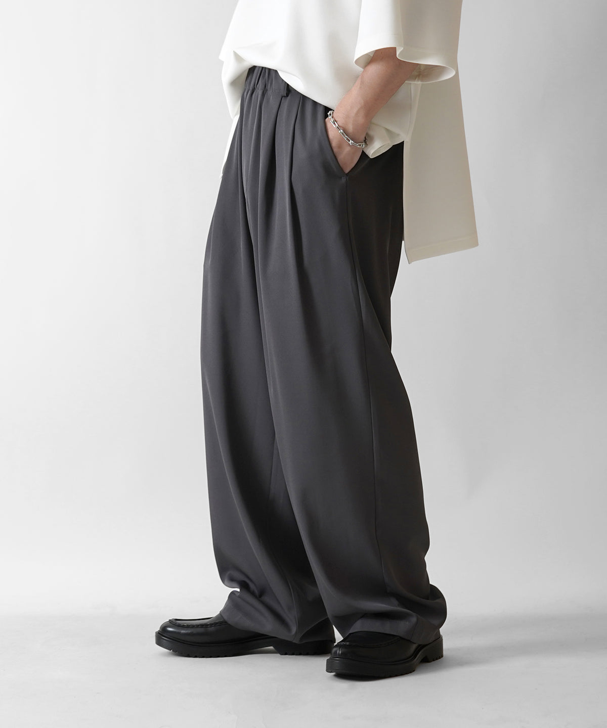 25SS【セットアップ対応】新色追加 ドレープとろみ リラックスイージー ワイドテーパードパンツ