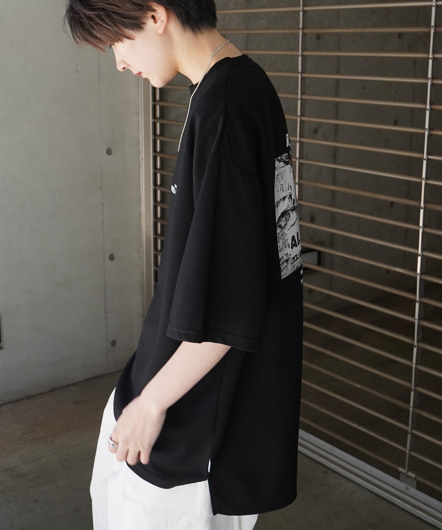 【RED CAP GIRL】 バックイラスト / バック転写 ワンポイント刺繍 ドレープとろみ ポンチ ビッグシルエットプリントTシャツ 25SS
