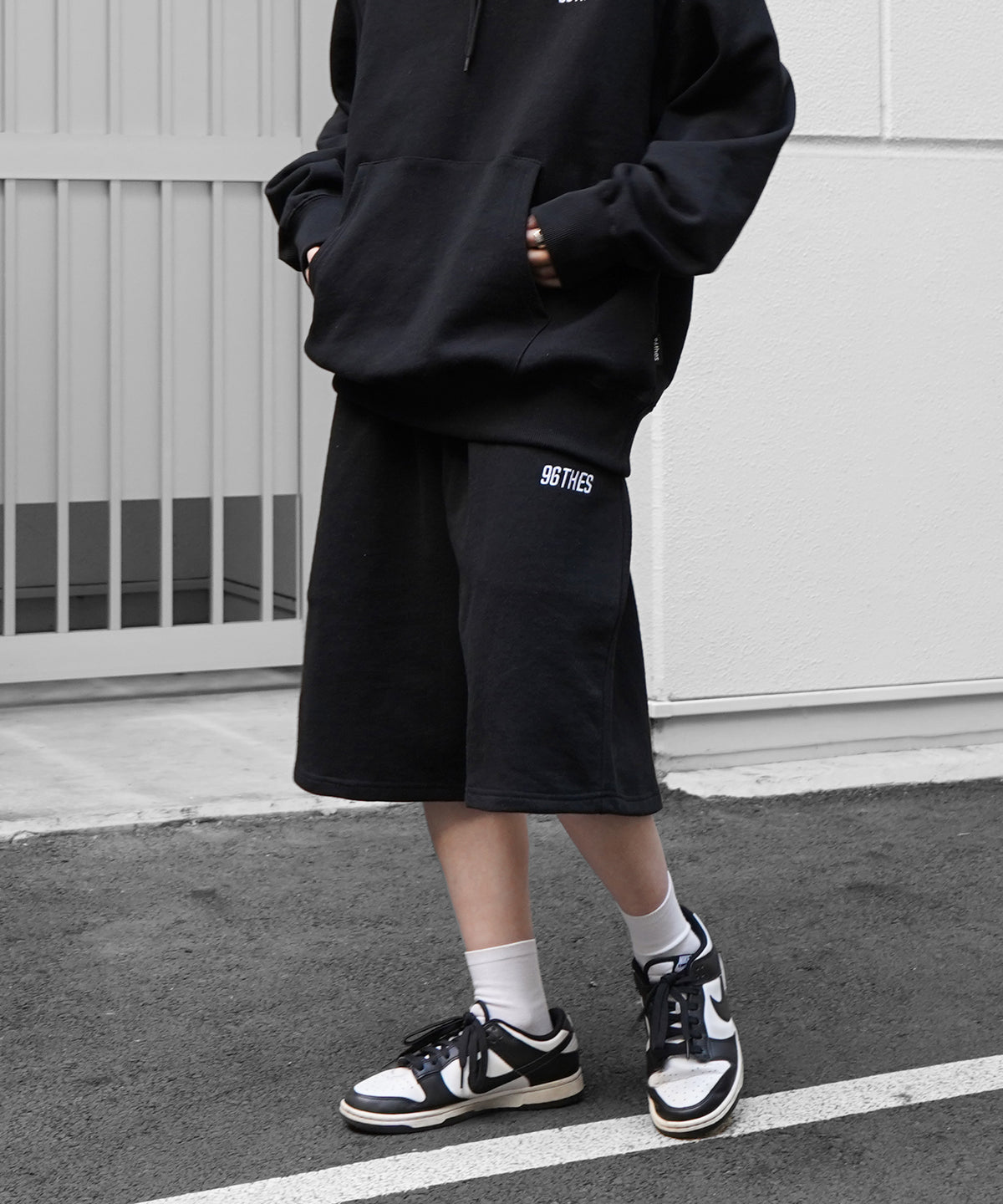 【96thes】韓国ストリート ワンポイントロゴ刺繍 スウェット ハーフパンツ ユニセックス 25SS