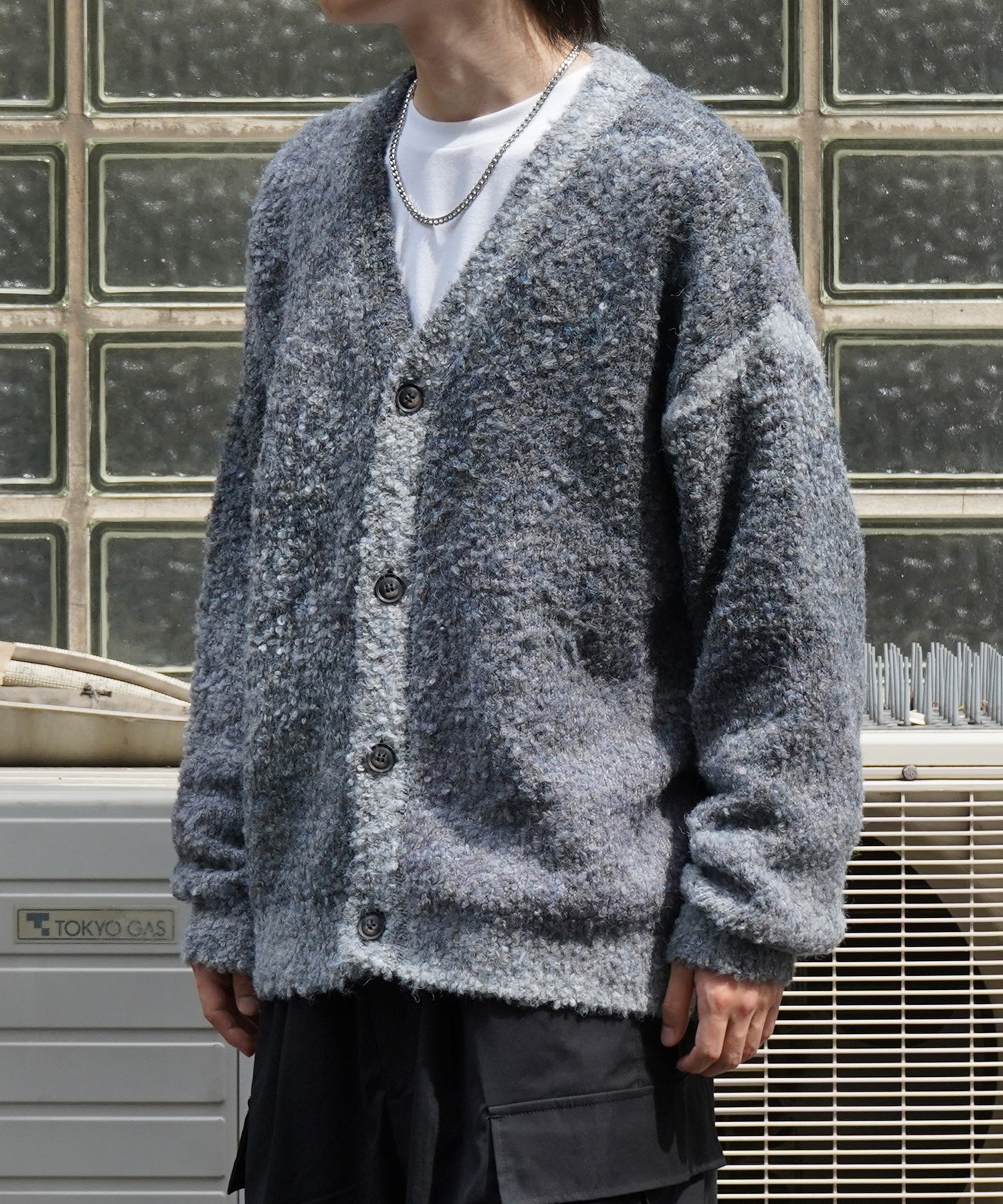 レトロライク ビッグシルエット グラデーションブークレ ボリューム ニットカーディガン