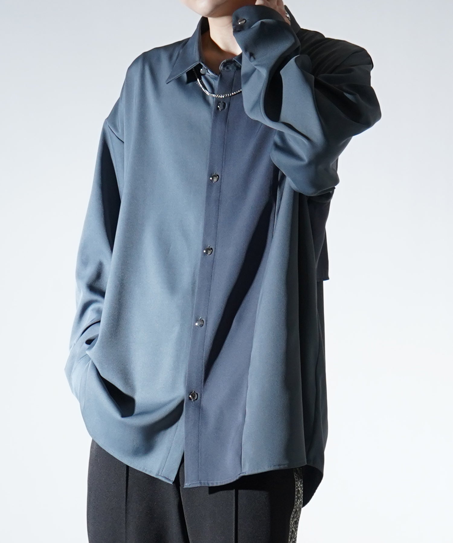 アシンメトリーキリカエ ドレープとろみ ビッグシルエット長袖シャツ