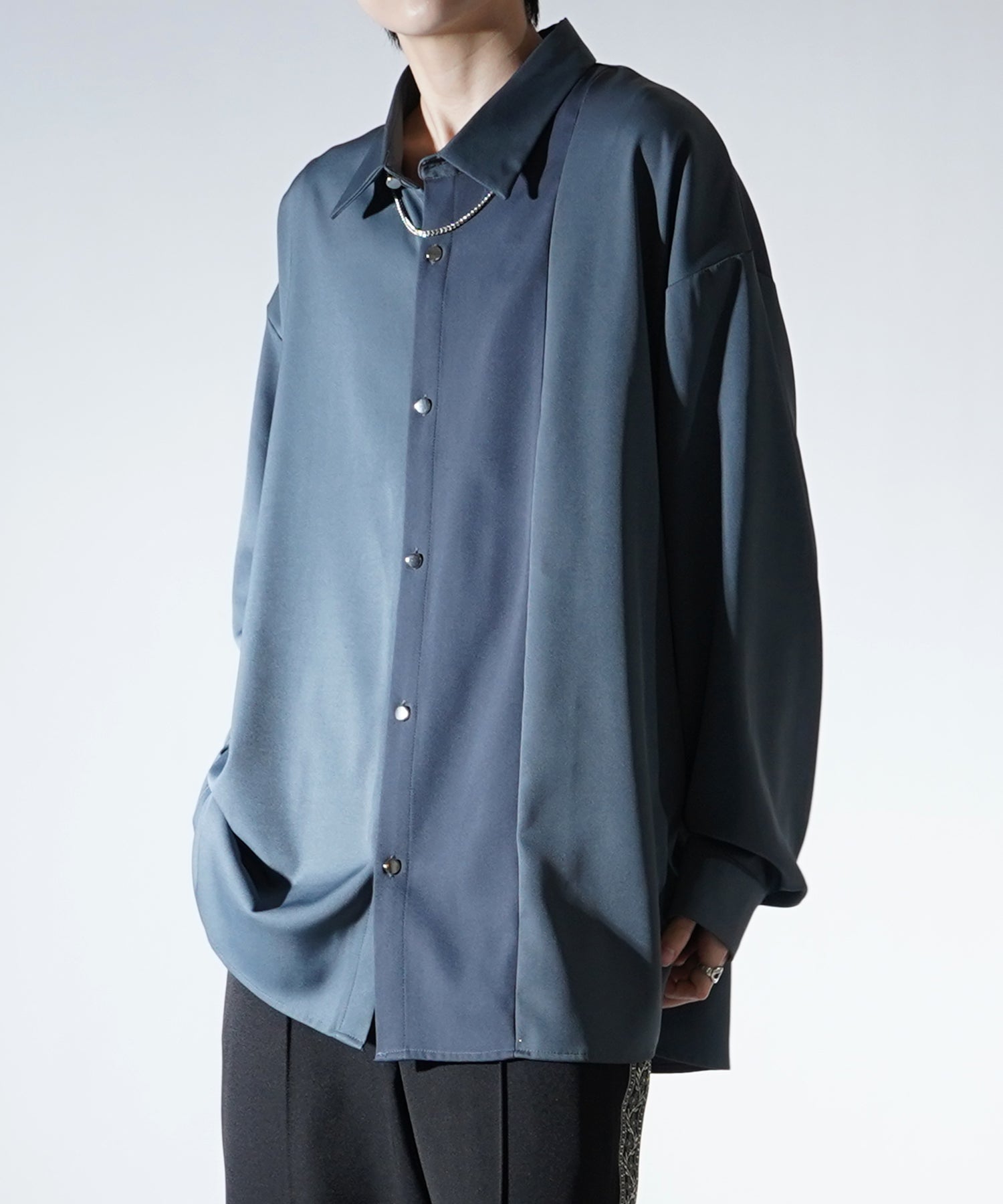 アシンメトリーキリカエ ドレープとろみ ビッグシルエット長袖シャツ