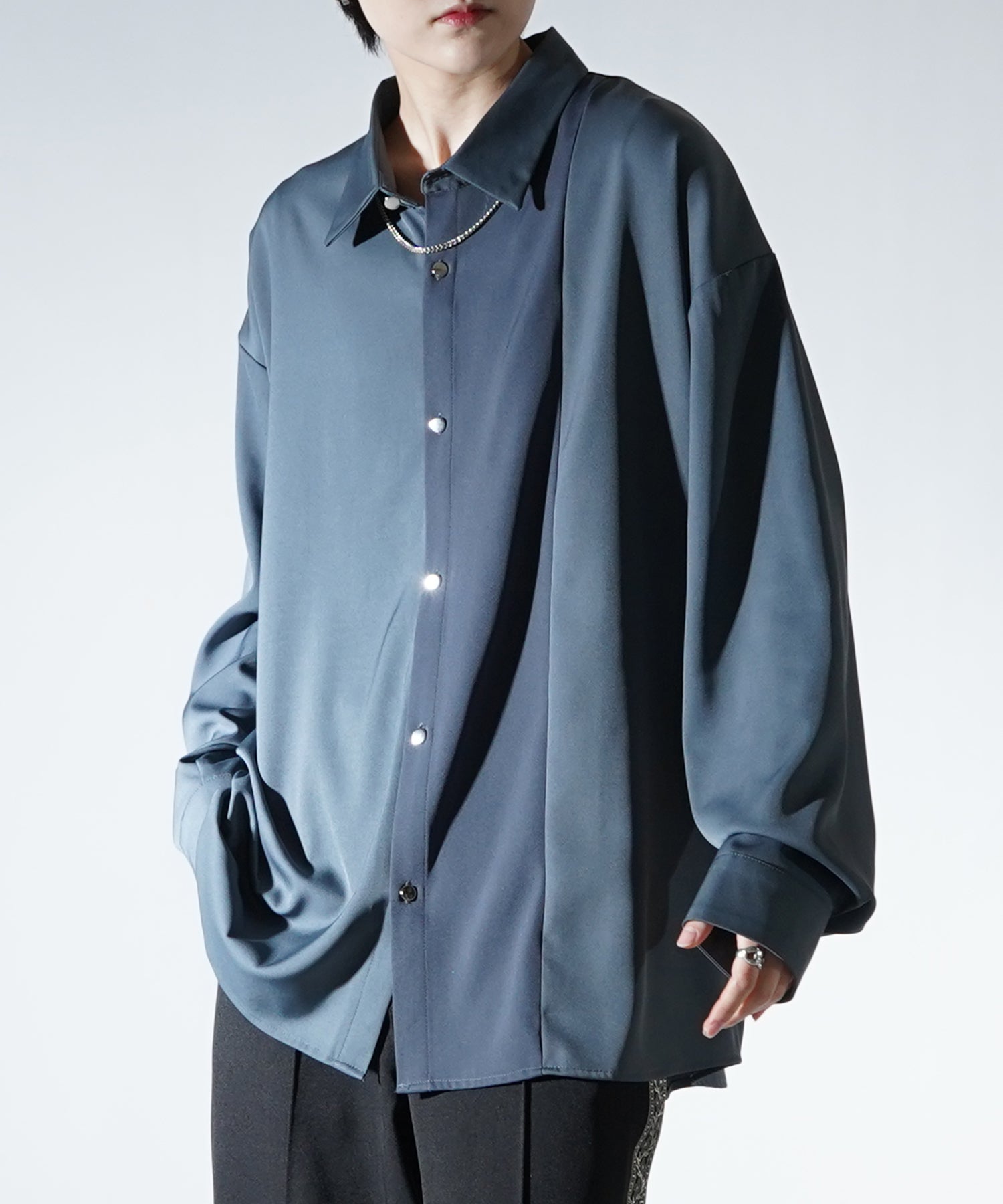 アシンメトリーキリカエ ドレープとろみ ビッグシルエット長袖シャツ