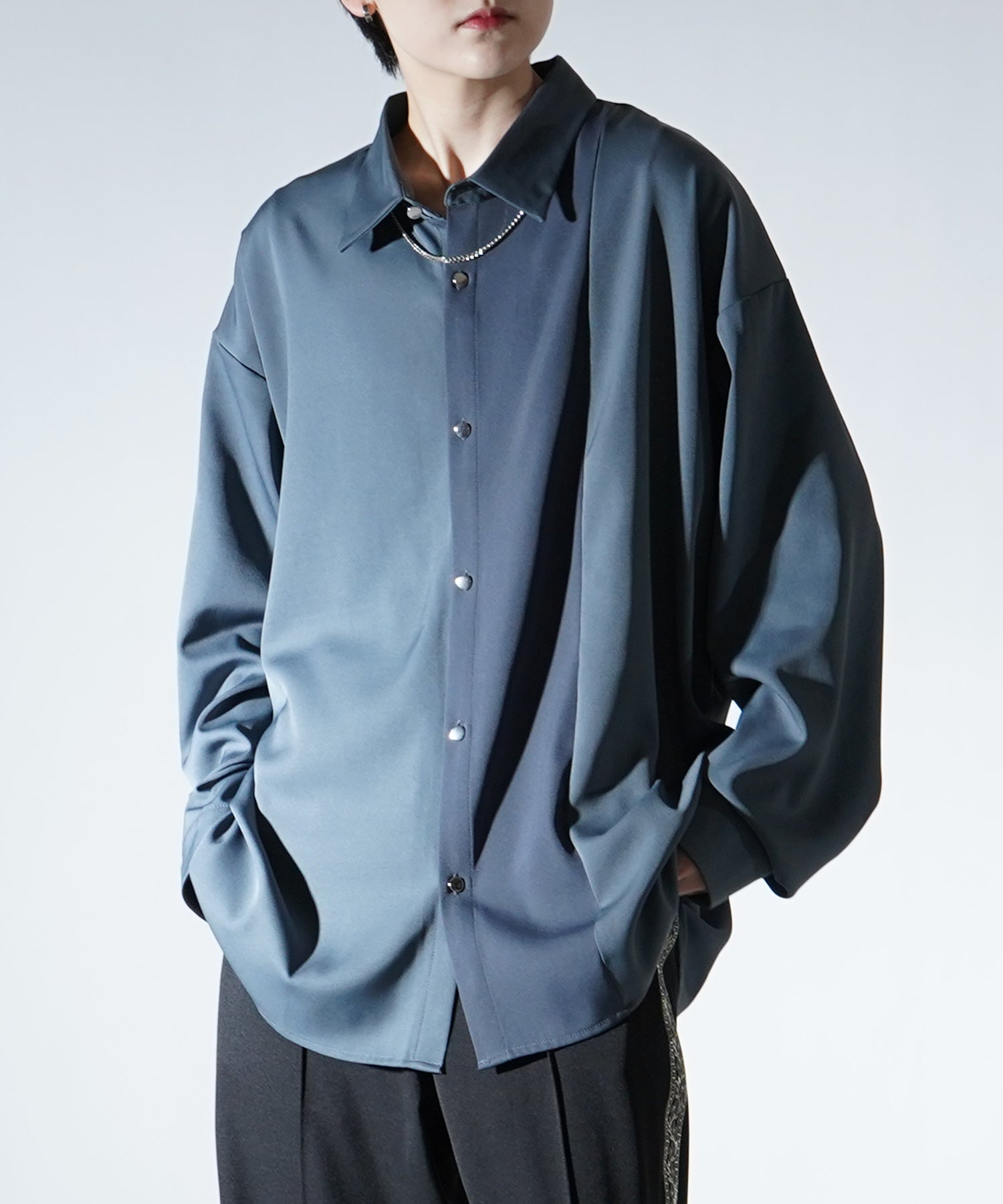 アシンメトリーキリカエ ドレープとろみ ビッグシルエット長袖シャツ