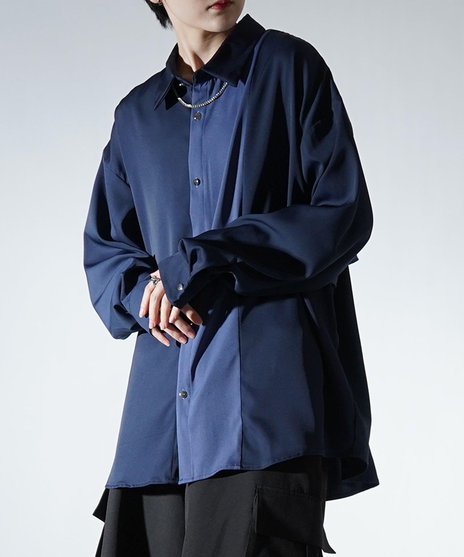 アシンメトリーキリカエ ドレープとろみ ビッグシルエット長袖シャツ