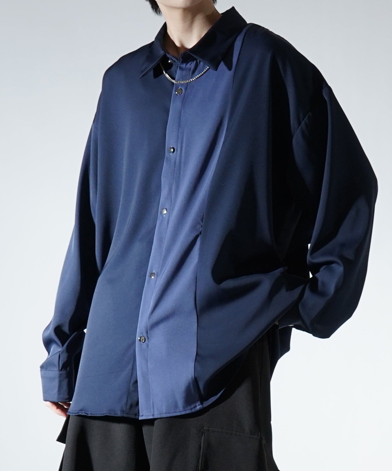 アシンメトリーキリカエ ドレープとろみ ビッグシルエット長袖シャツ