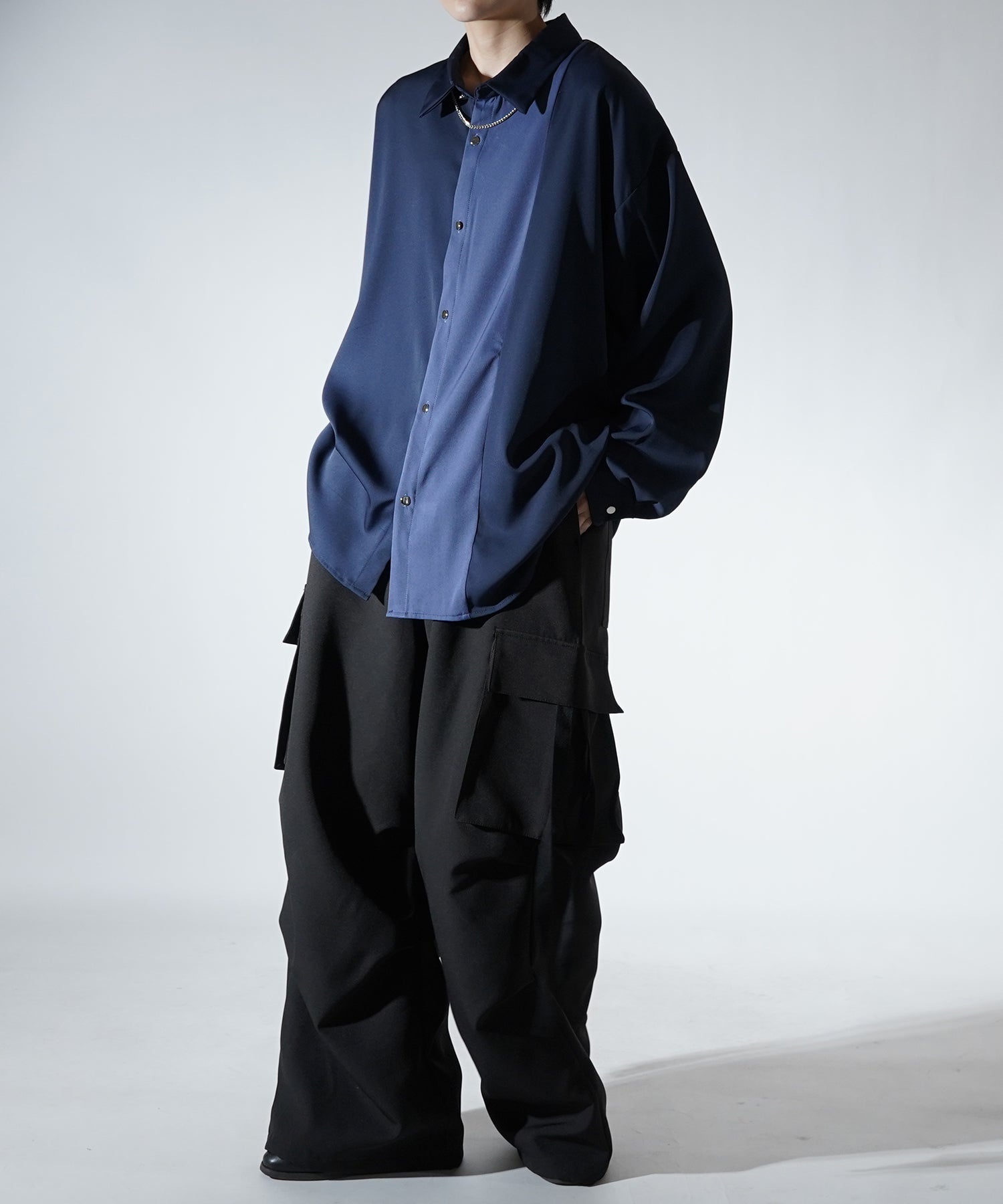 アシンメトリーキリカエ ドレープとろみ ビッグシルエット長袖シャツ
