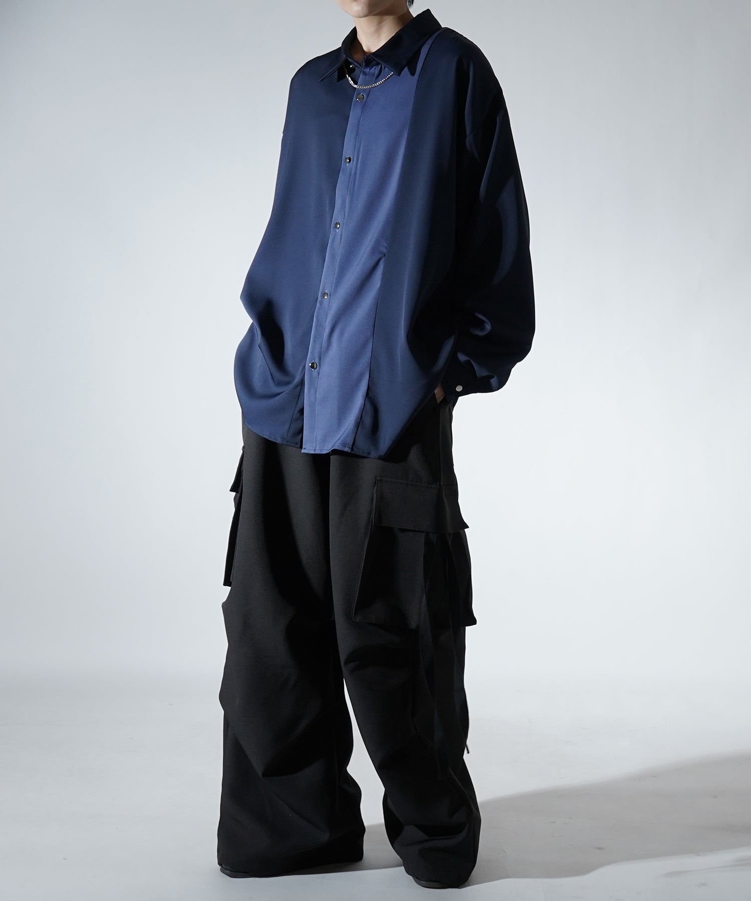 アシンメトリーキリカエ ドレープとろみ ビッグシルエット長袖シャツ