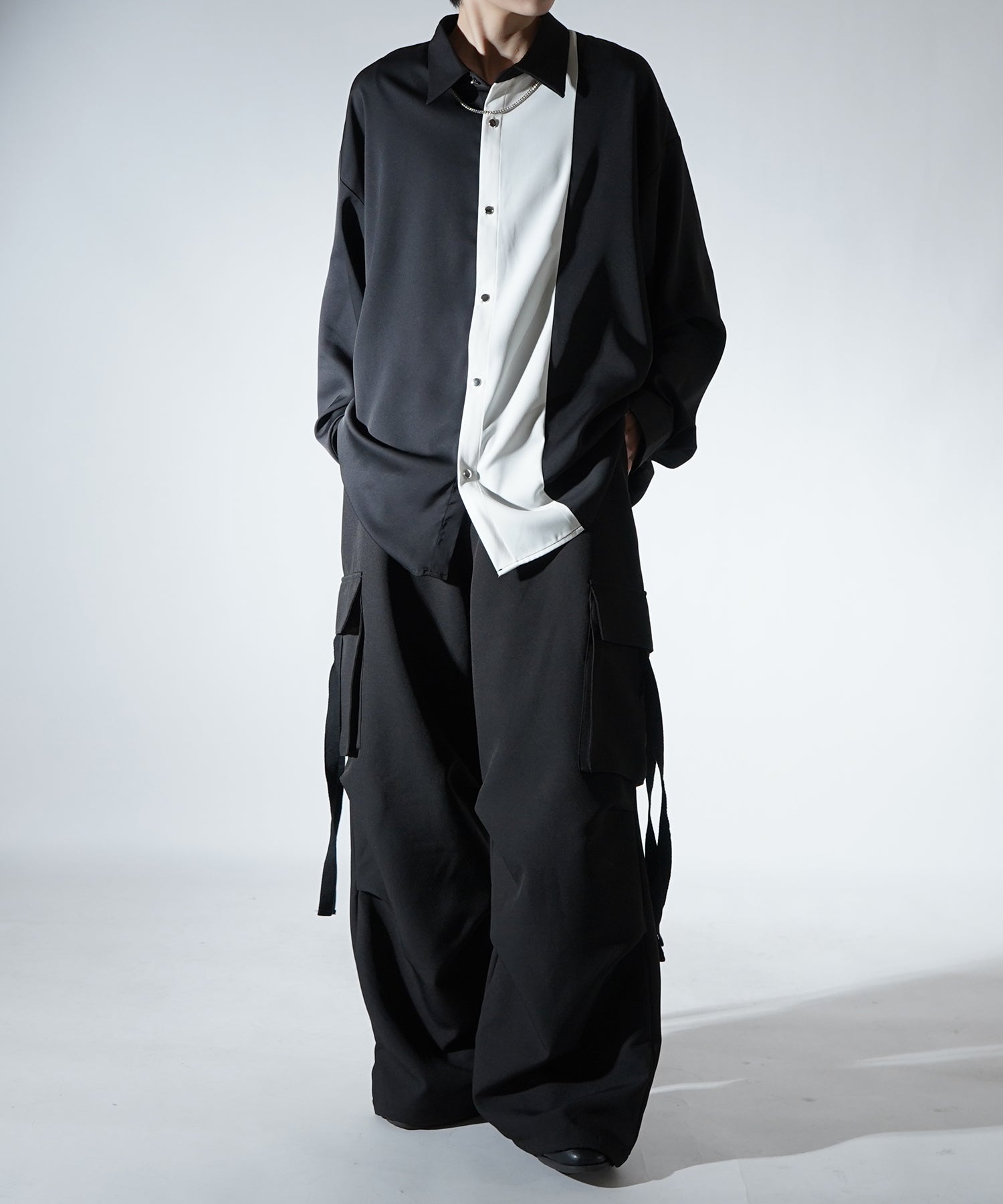 アシンメトリーキリカエ ドレープとろみ ビッグシルエット長袖シャツ