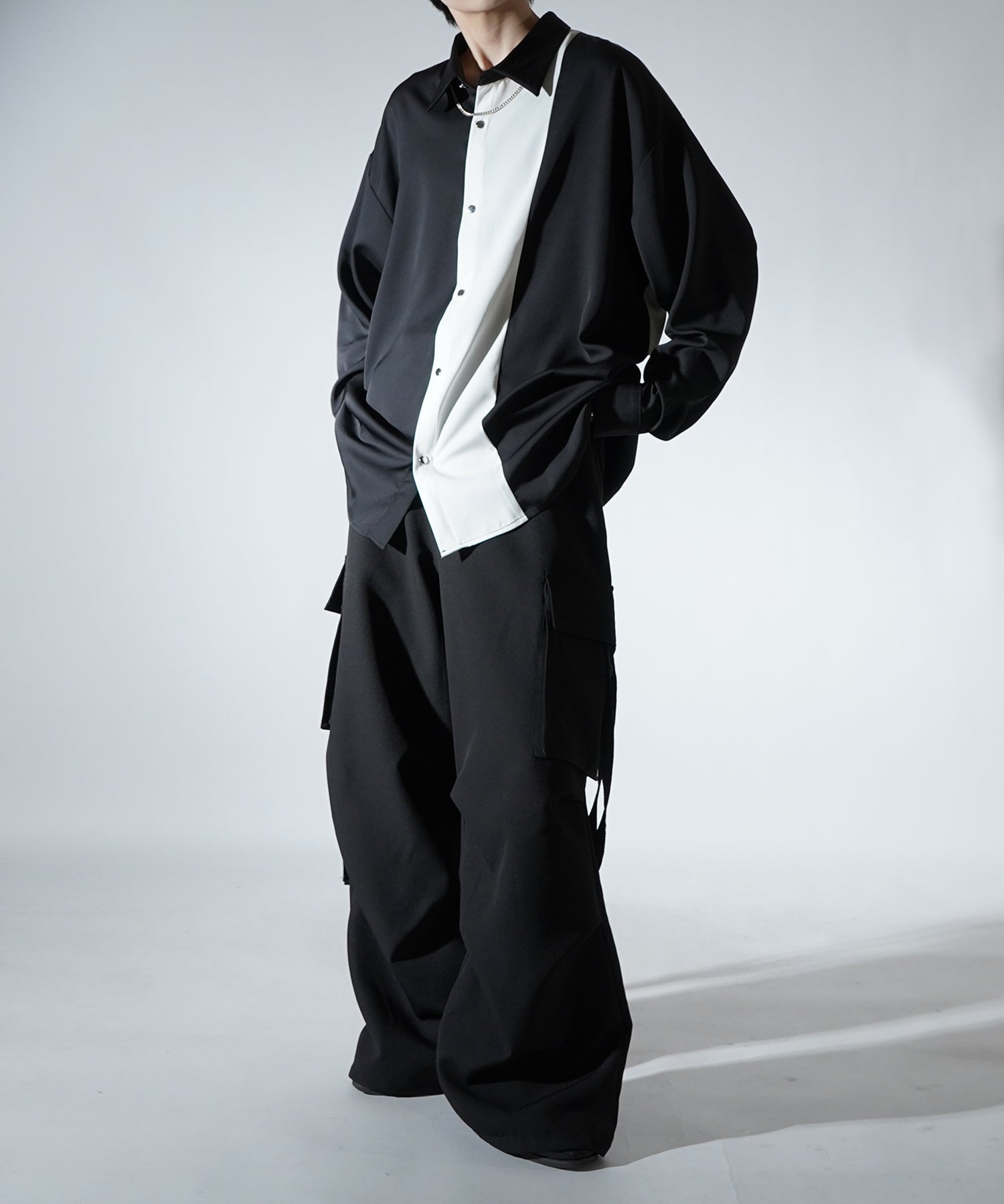 アシンメトリーキリカエ ドレープとろみ ビッグシルエット長袖シャツ