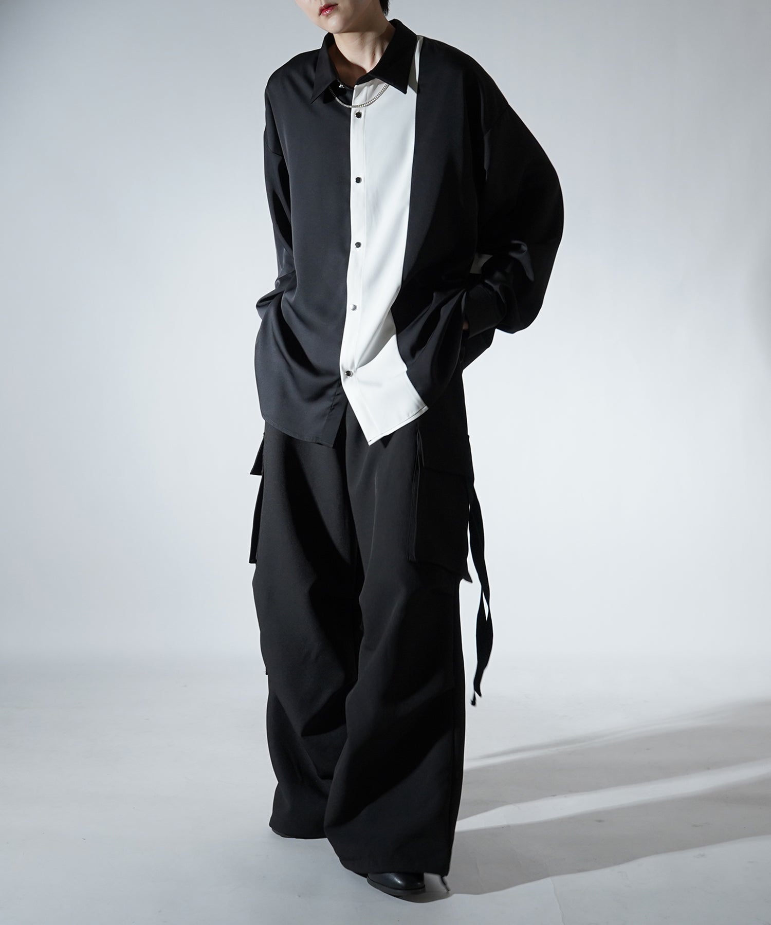 アシンメトリーキリカエ ドレープとろみ ビッグシルエット長袖シャツ