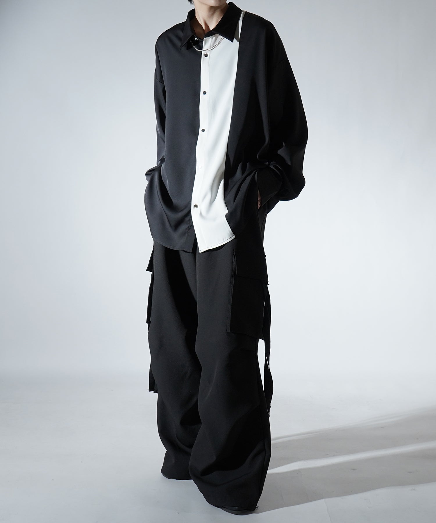 アシンメトリーキリカエ ドレープとろみ ビッグシルエット長袖シャツ