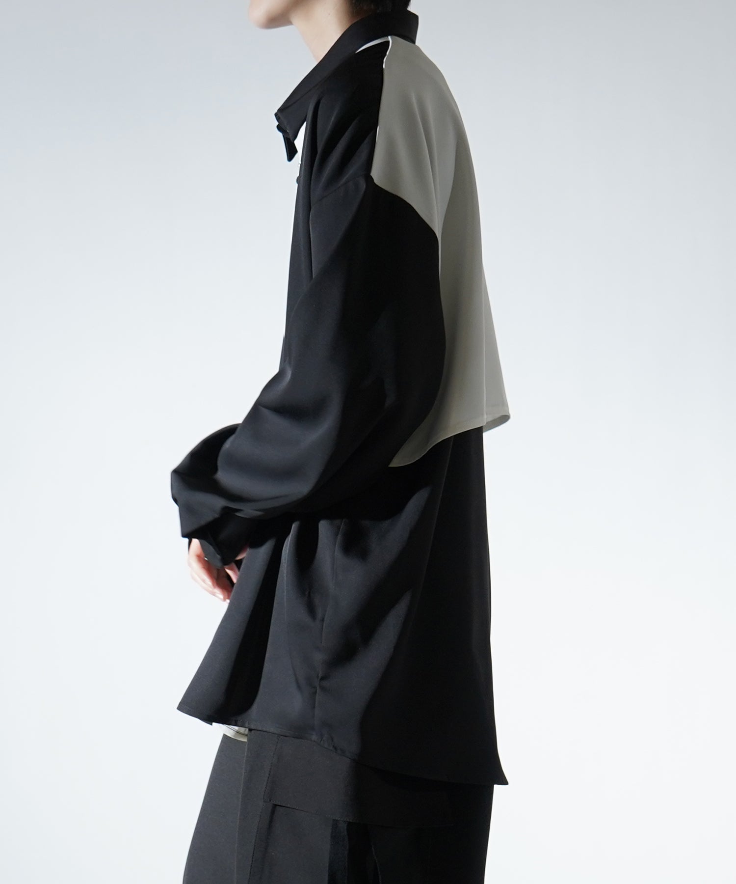 アシンメトリーキリカエ ドレープとろみ ビッグシルエット長袖シャツ