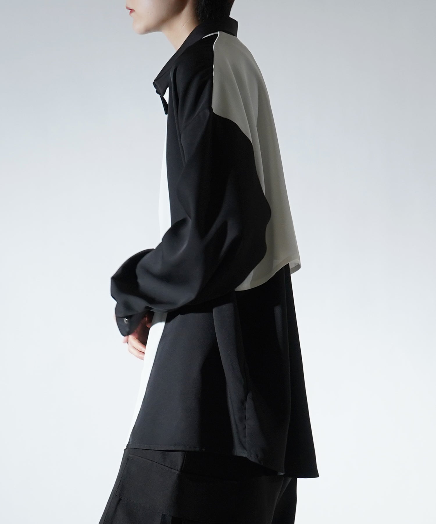 アシンメトリーキリカエ ドレープとろみ ビッグシルエット長袖シャツ