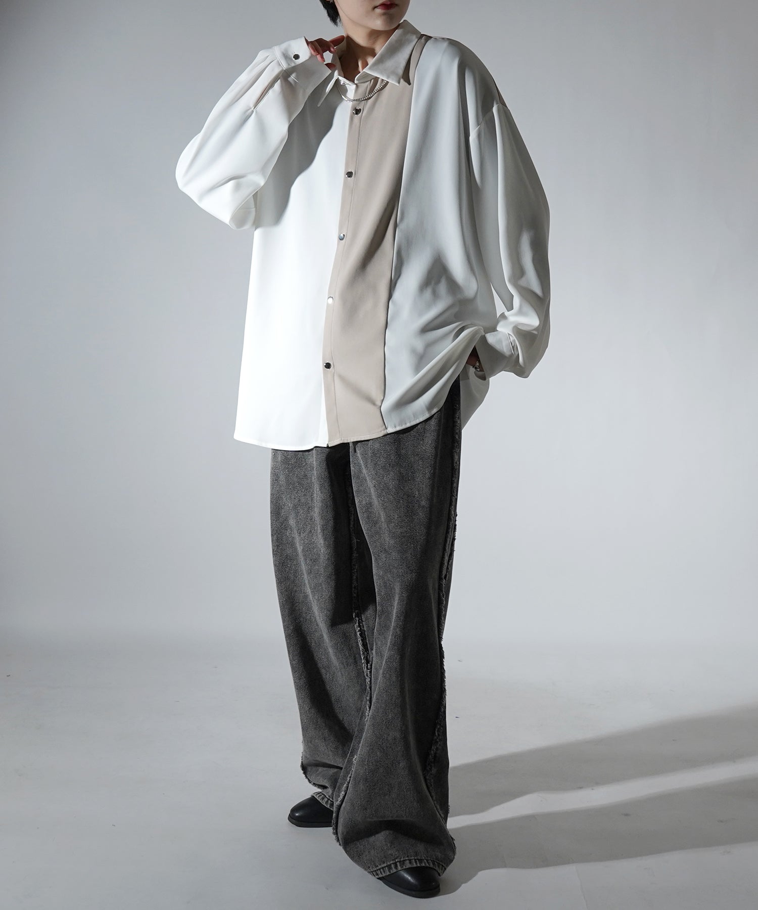 アシンメトリーキリカエ ドレープとろみ ビッグシルエット長袖シャツ
