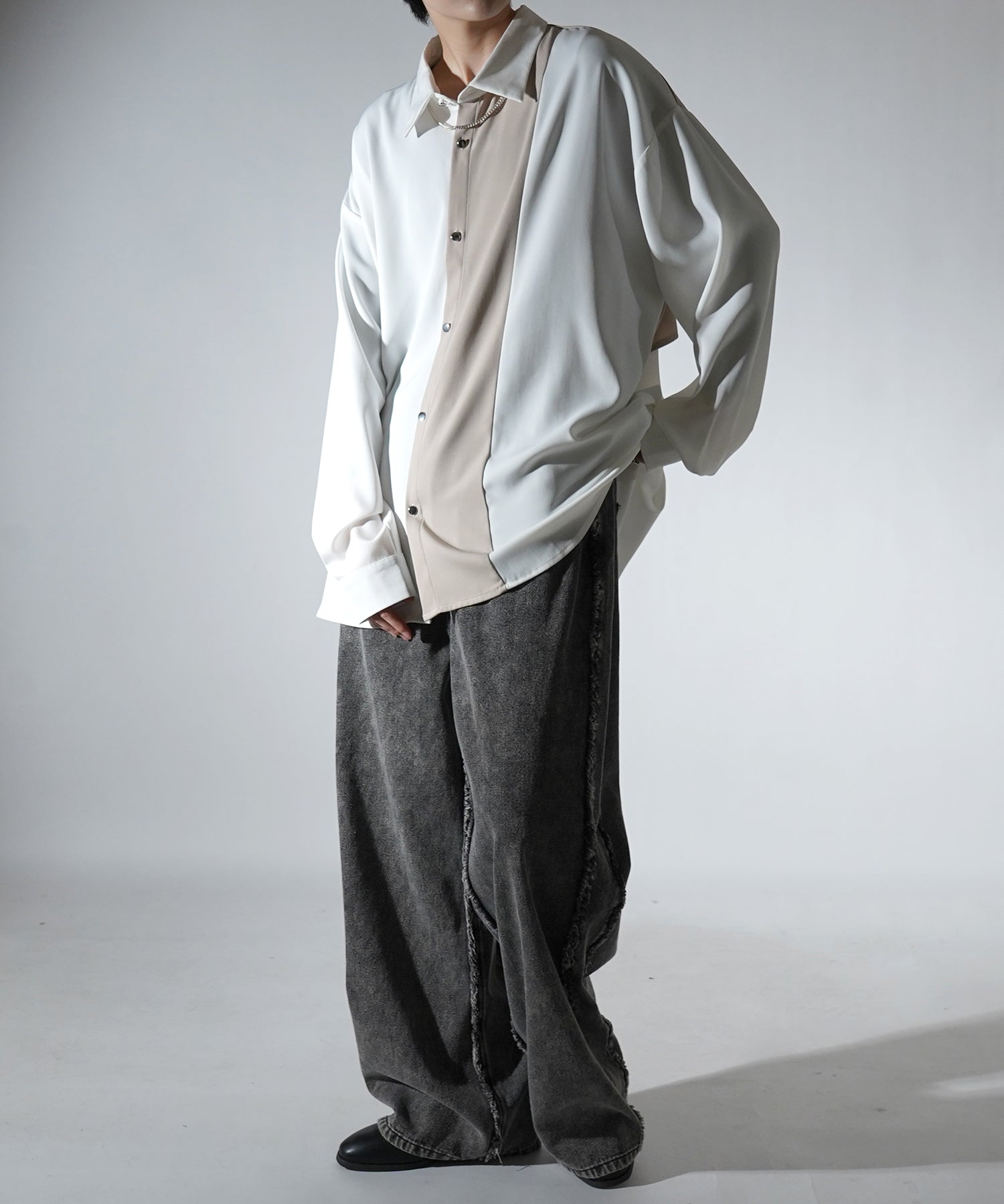 アシンメトリーキリカエ ドレープとろみ ビッグシルエット長袖シャツ
