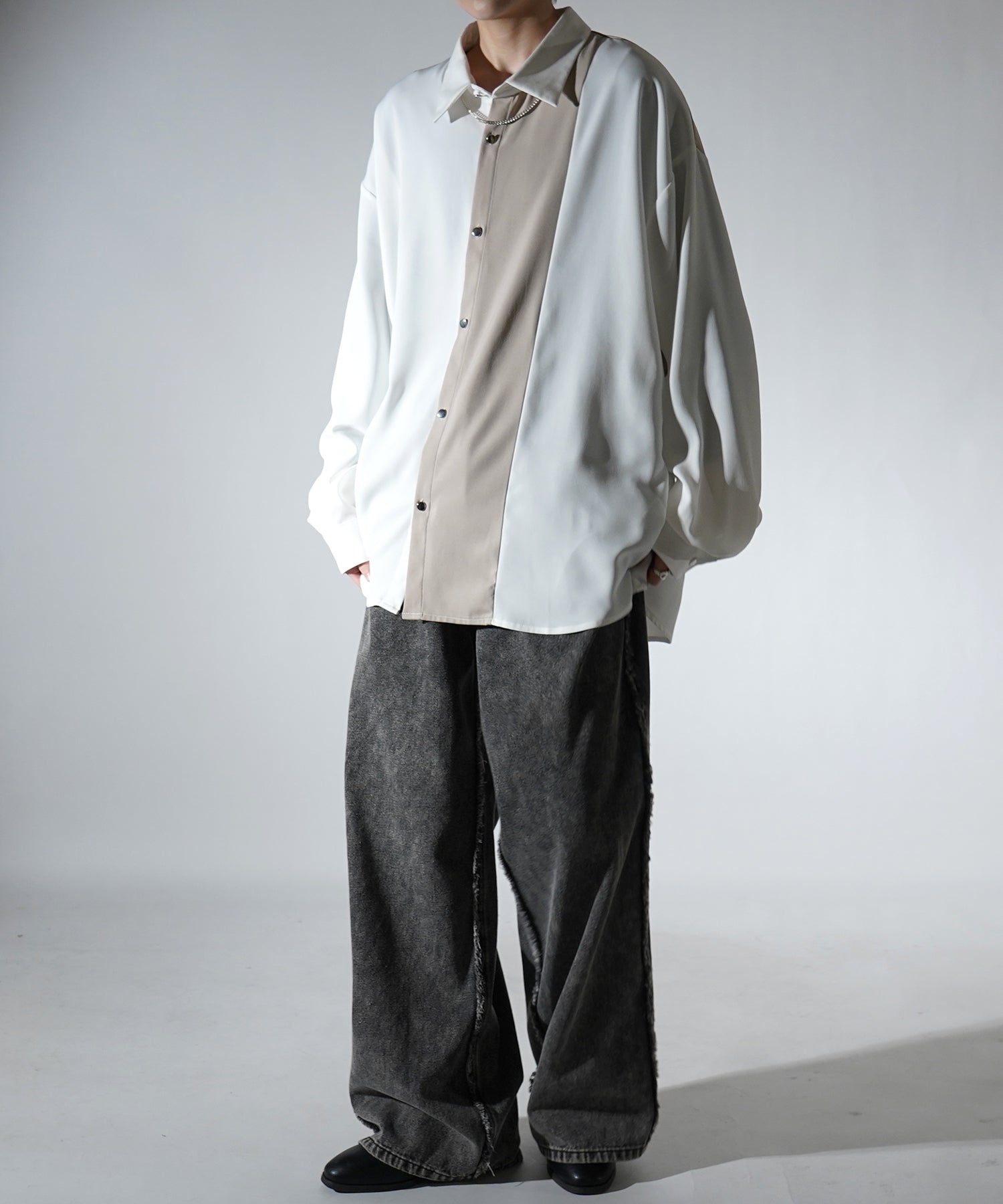 アシンメトリーキリカエ ドレープとろみ ビッグシルエット長袖シャツ