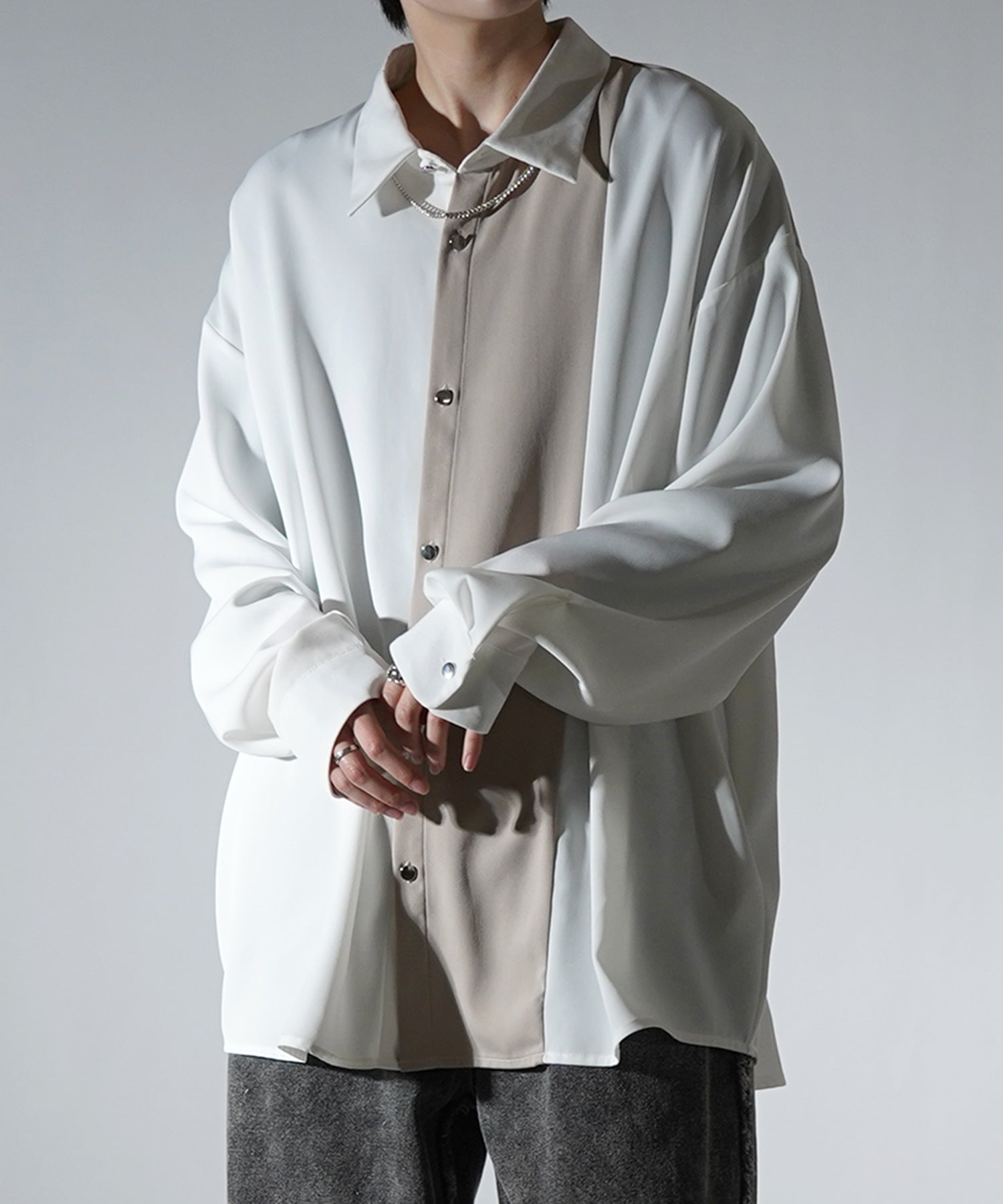 アシンメトリーキリカエ ドレープとろみ ビッグシルエット長袖シャツ