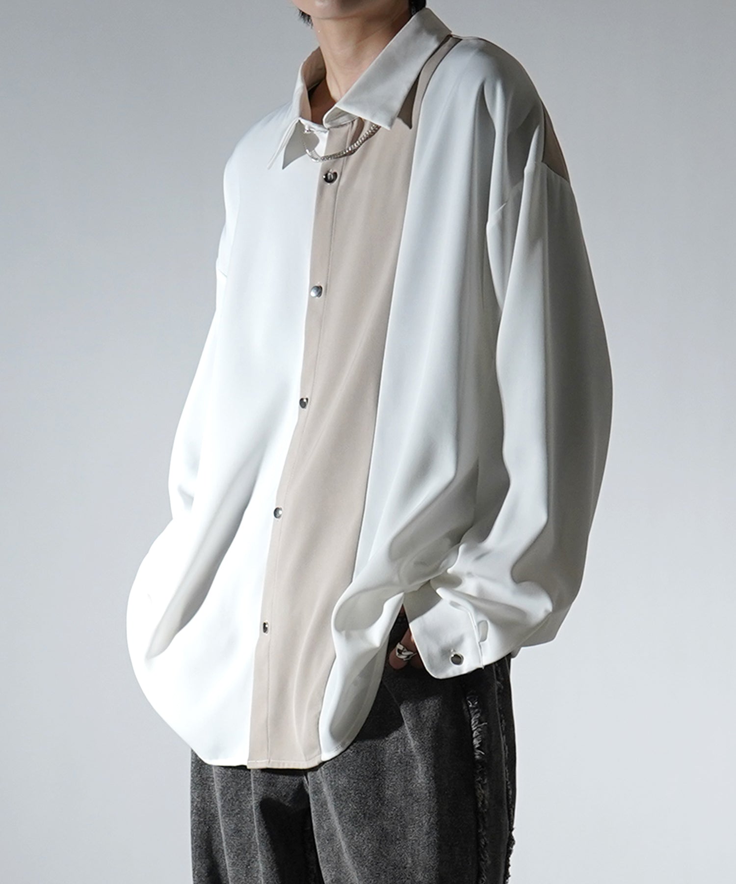 アシンメトリーキリカエ ドレープとろみ ビッグシルエット長袖シャツ