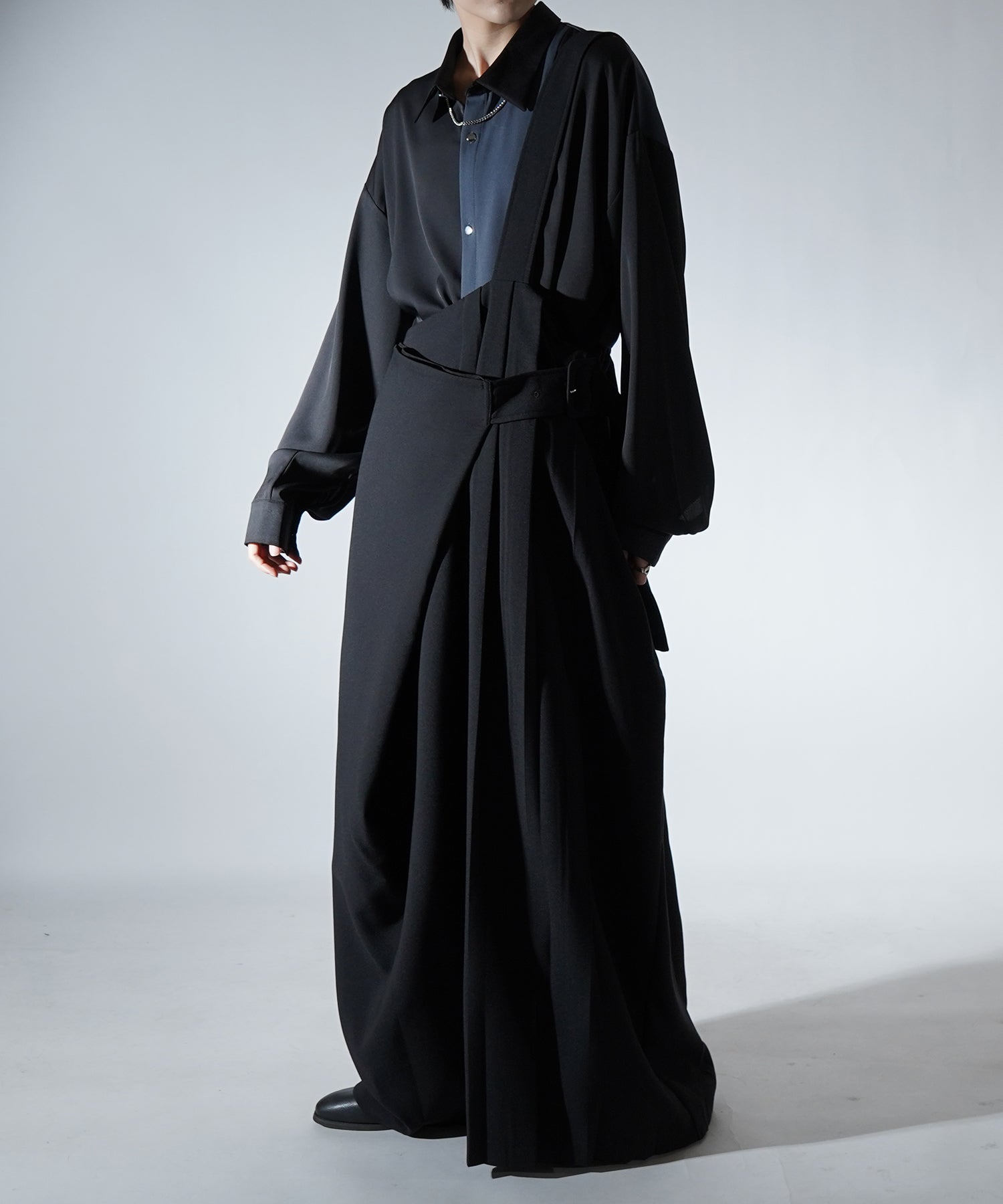 アシンメトリーキリカエ ドレープとろみ ビッグシルエット長袖シャツ