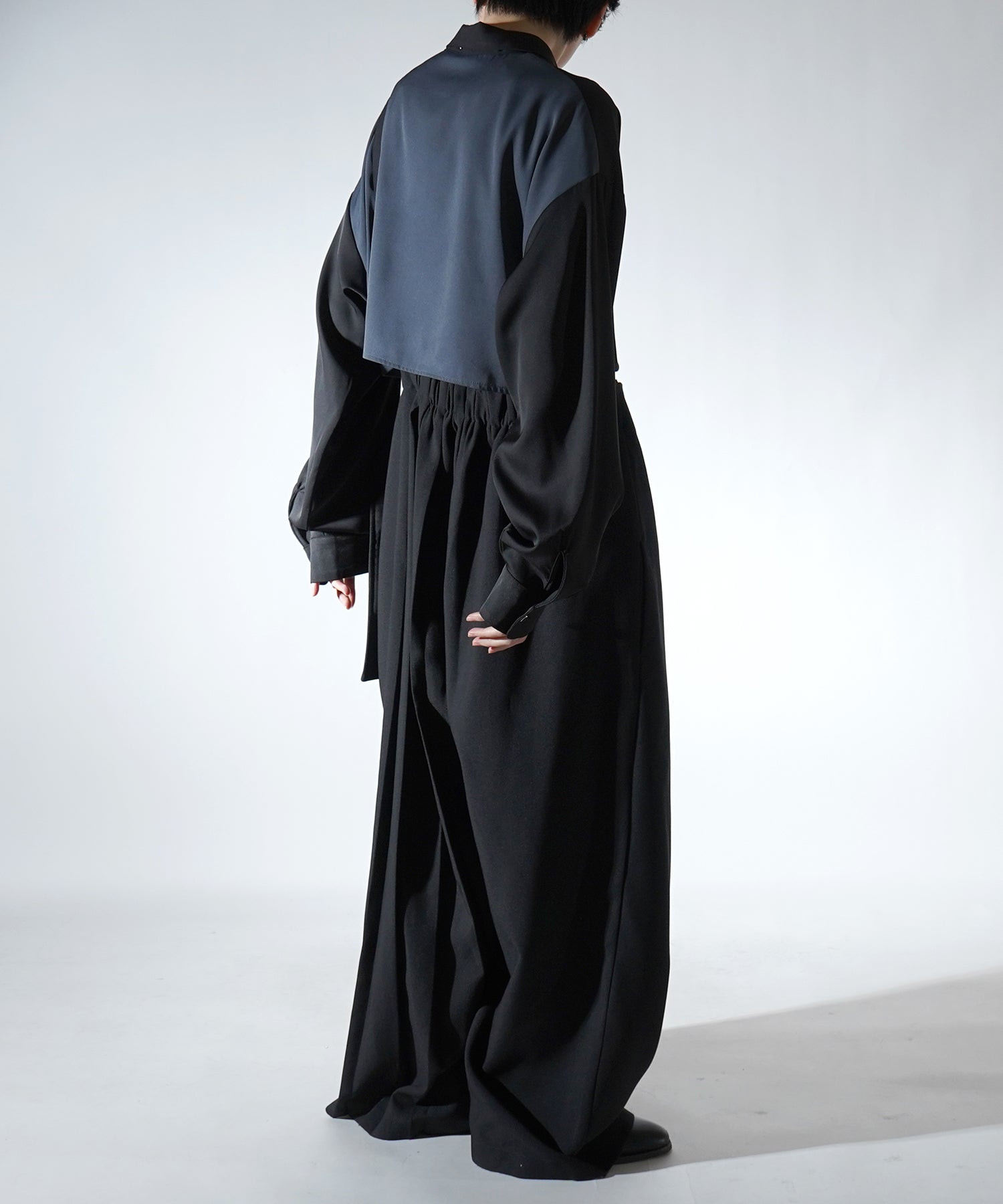 アシンメトリーキリカエ ドレープとろみ ビッグシルエット長袖シャツ