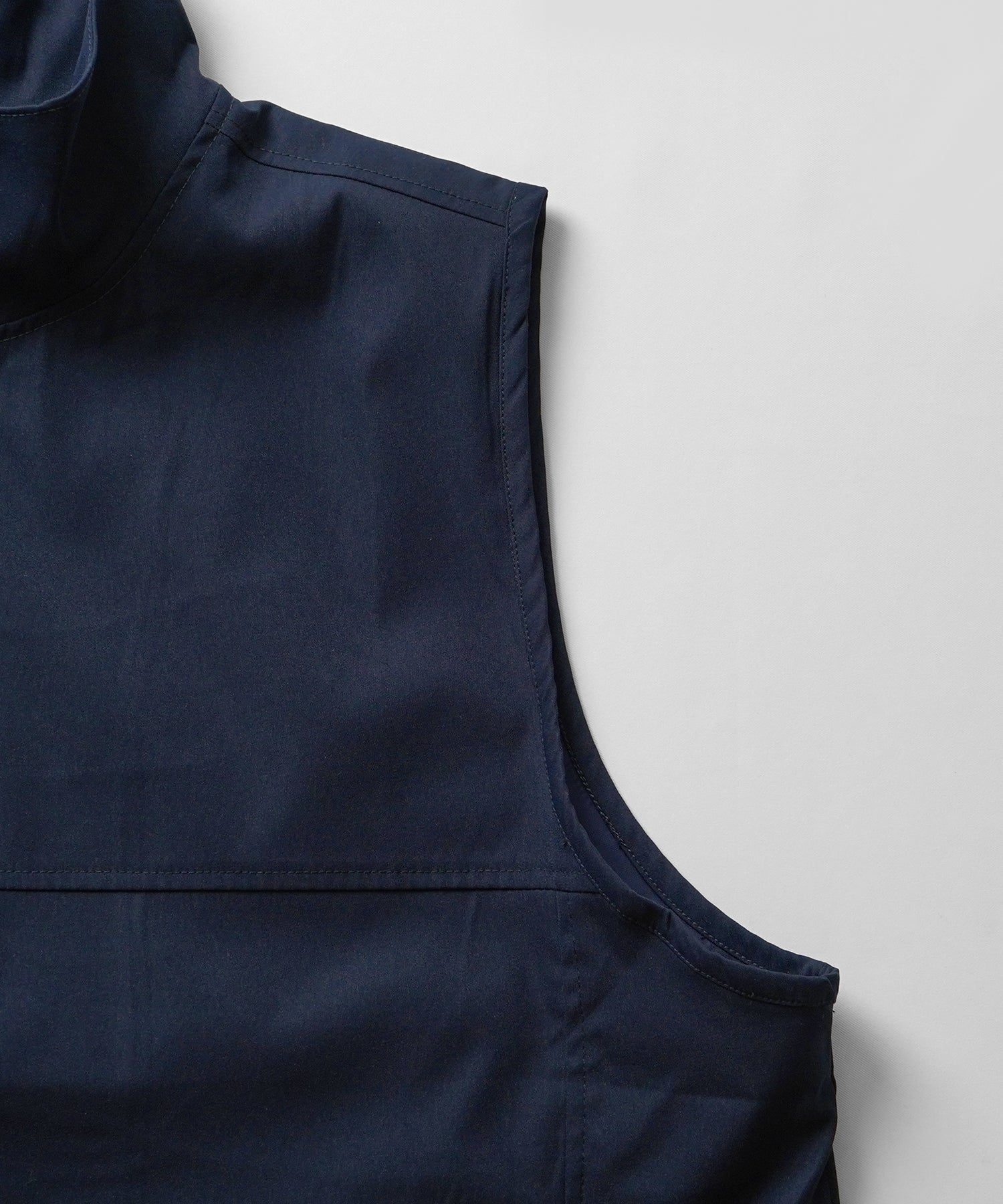 セットアップ対応 スタンドネック 裾ひもドロスト フルジップナイロンテックベスト