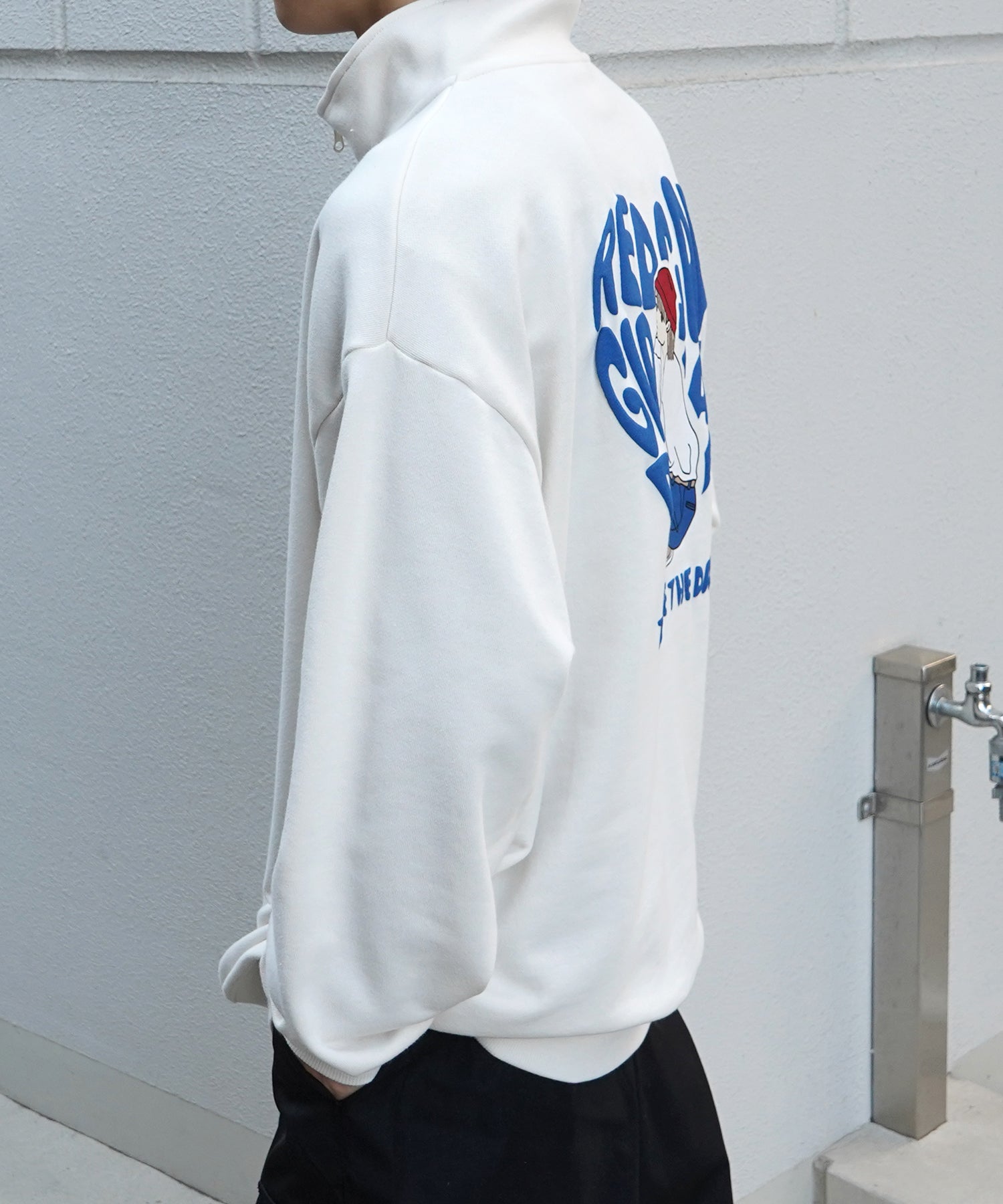 【RED CAP GIRL】24SS ビッグシルエット バックプリント ハーフジッププルオーバースウェット