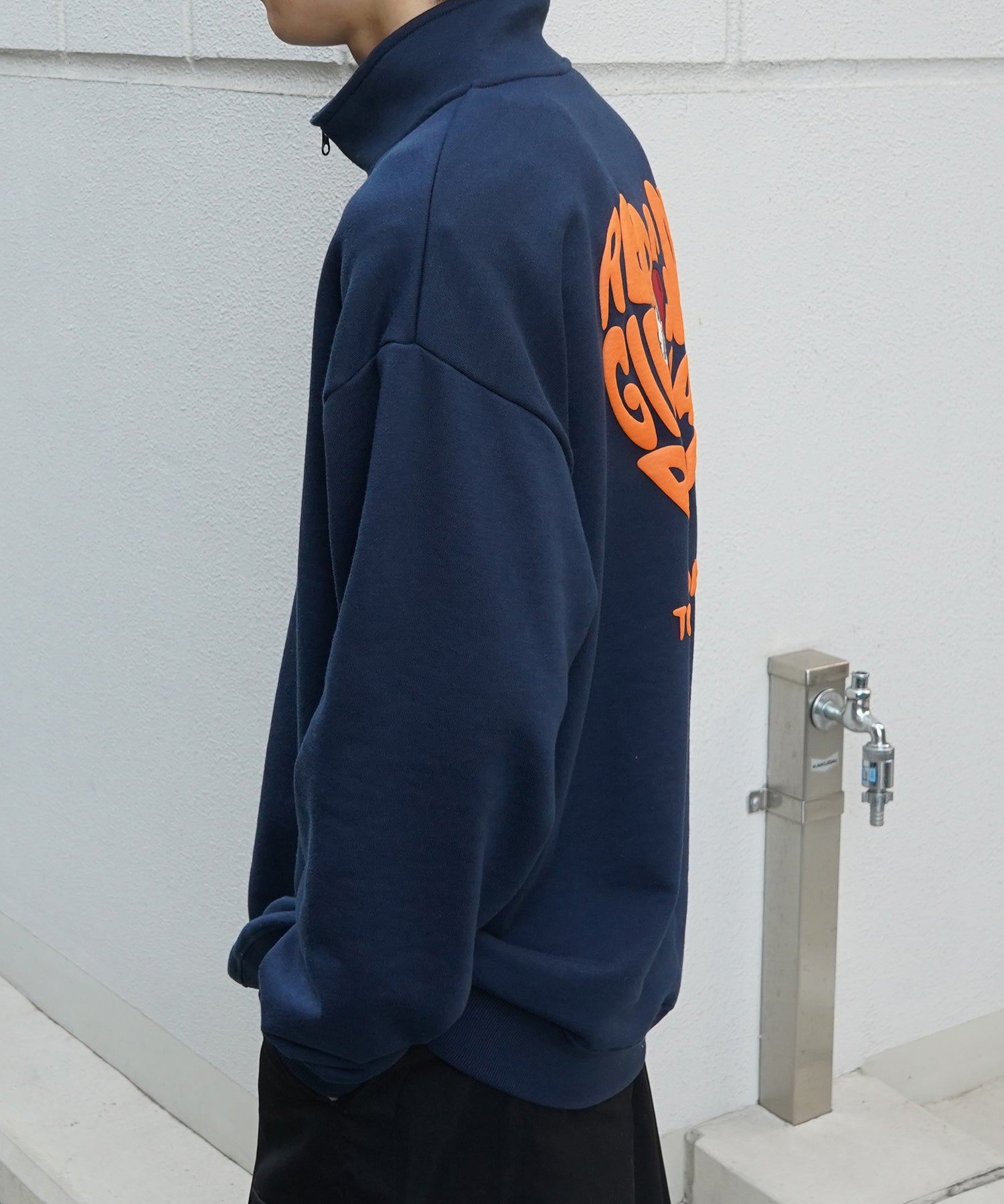 【RED CAP GIRL】24SS ビッグシルエット バックプリント ハーフジッププルオーバースウェット