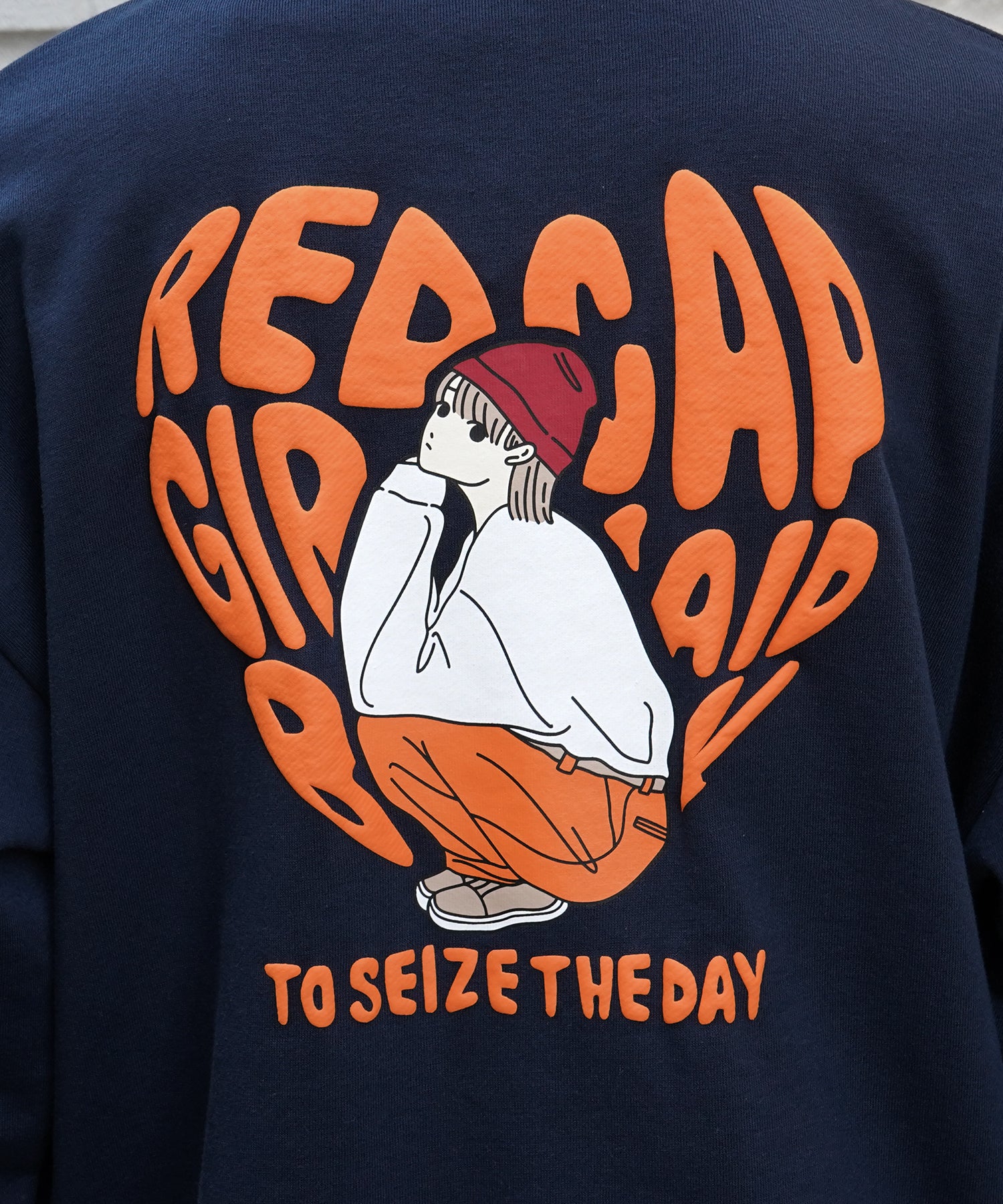 【RED CAP GIRL】24SS ビッグシルエット バックプリント ハーフジッププルオーバースウェット