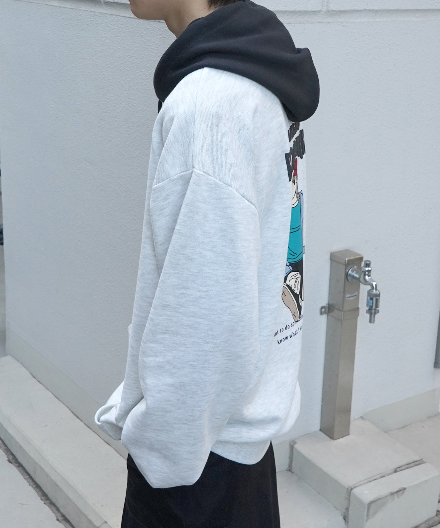 【RED CAP GIRL】24SS ビッグシルエット フロント発泡プリントプルオーバーパーカー