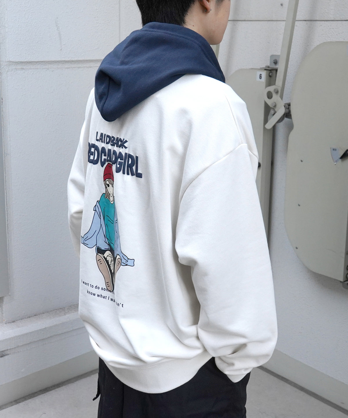 【RED CAP GIRL】24SS ビッグシルエット フロント発泡プリントプルオーバーパーカー