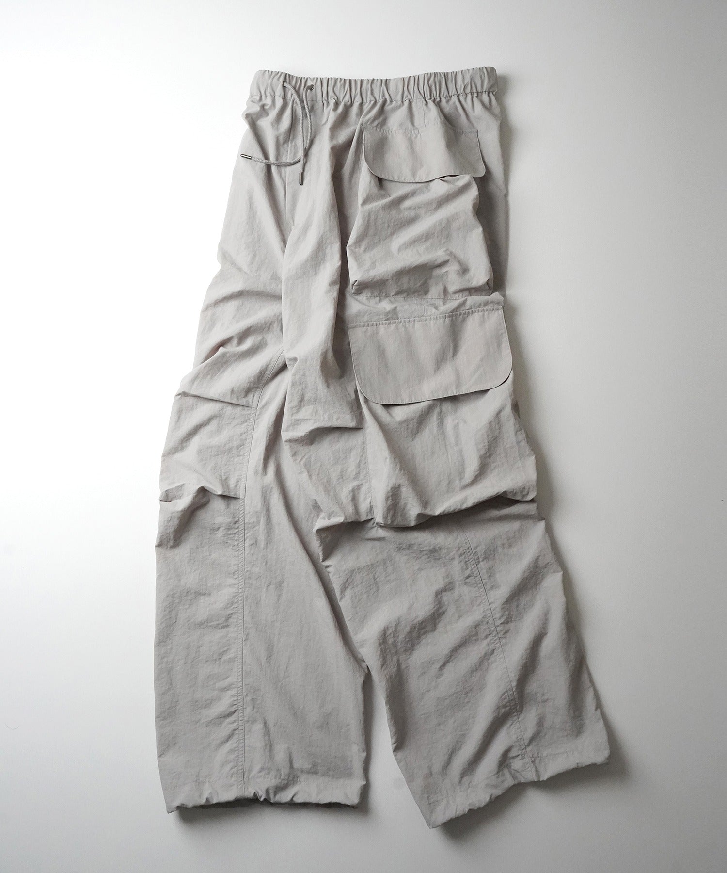 【Labordi】24AW マルチポケット ナイロンカーゴパンツ 裾ドローコード ワイドパンツ