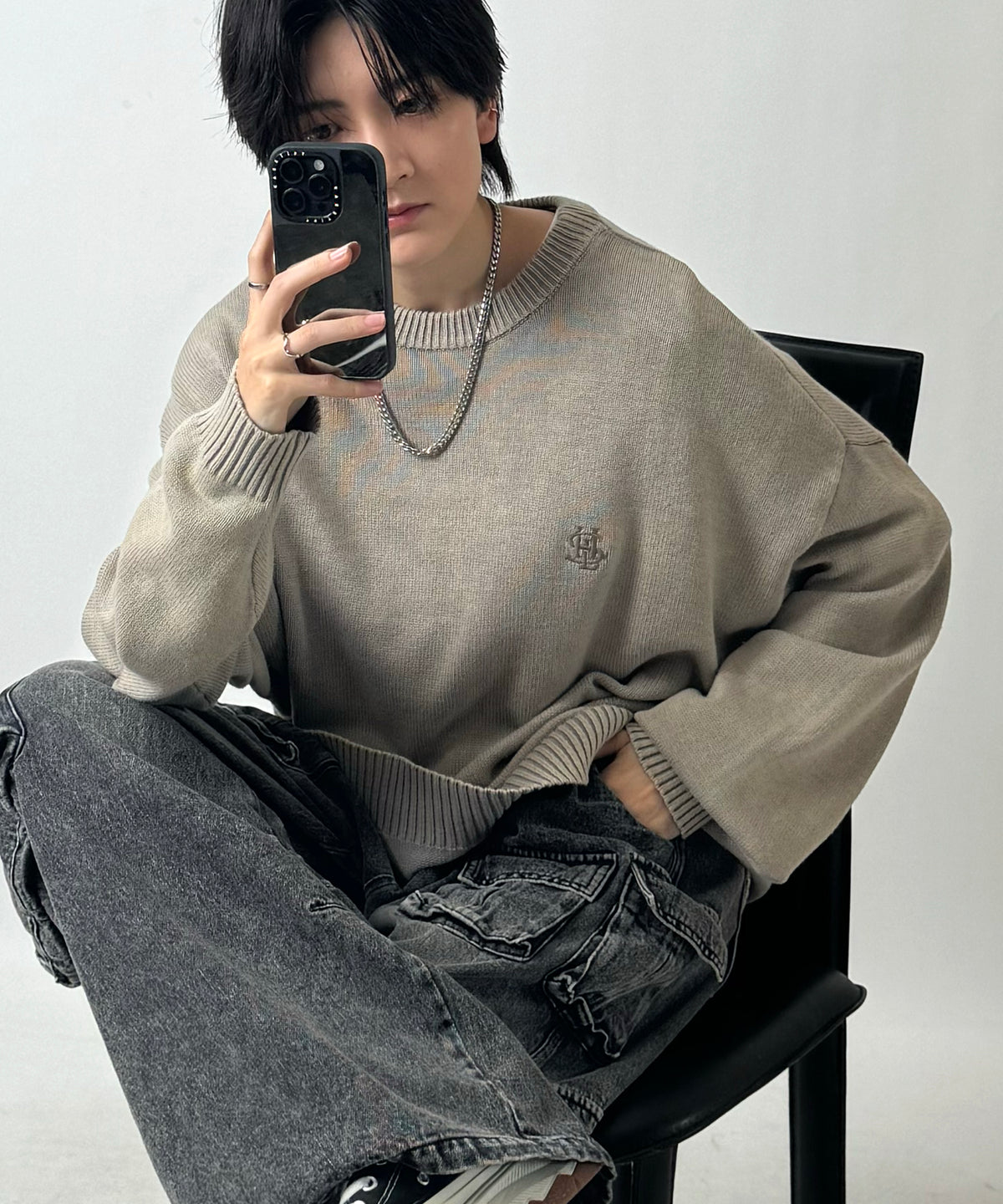 ヴィンテージライク ピグメント加工 ビッグシルエット ワンポイント刺繍 レトロプルオーバーニット