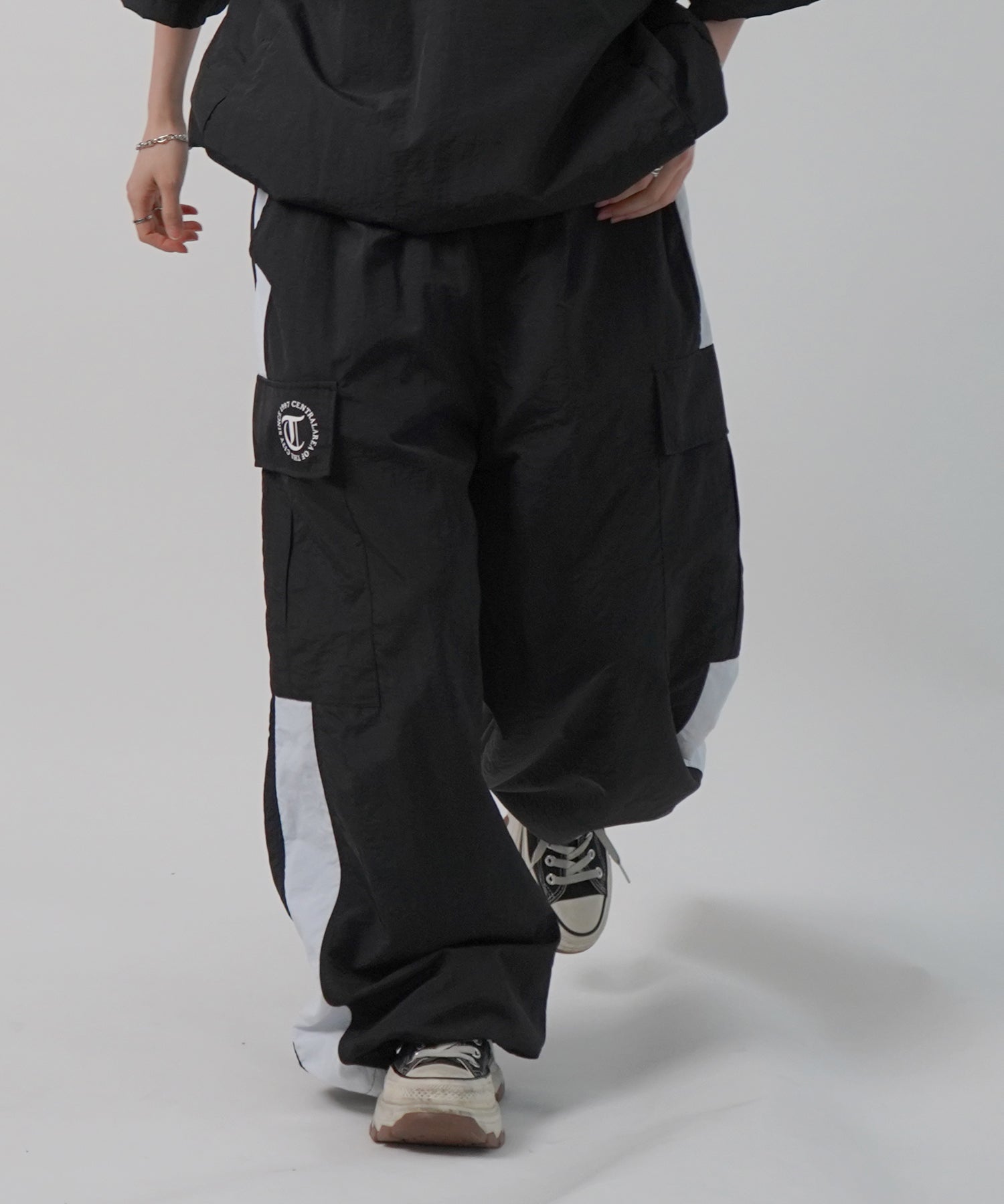 25SS セットアップ対応 ドロスト サイドライン ナイロンカーゴパンツ ワイドパンツ