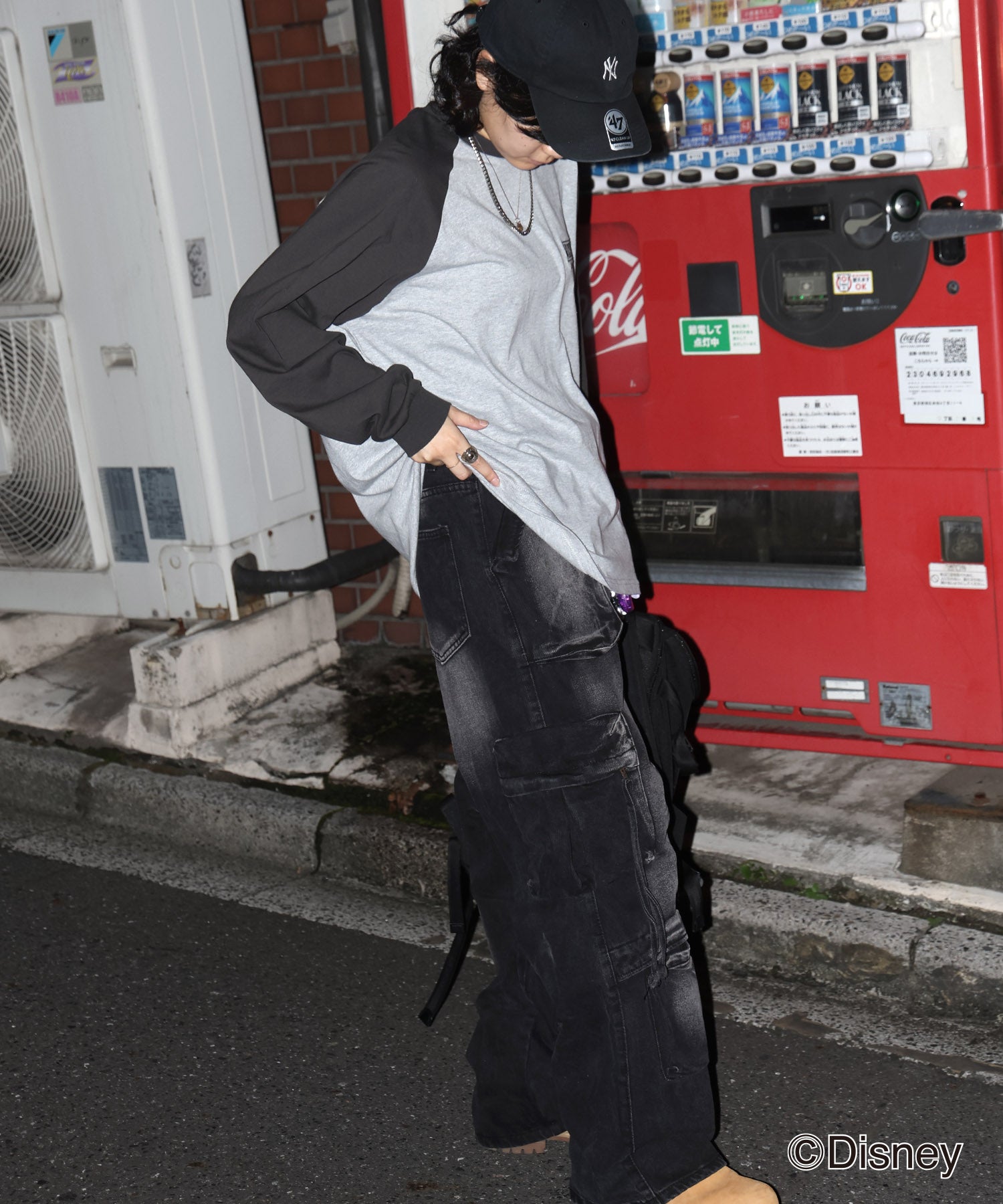 【Disney / ディズニー】ミッキー ワンポイント ヴィンテージライク レトログラフィック ビッグシルエット ラグランロンT