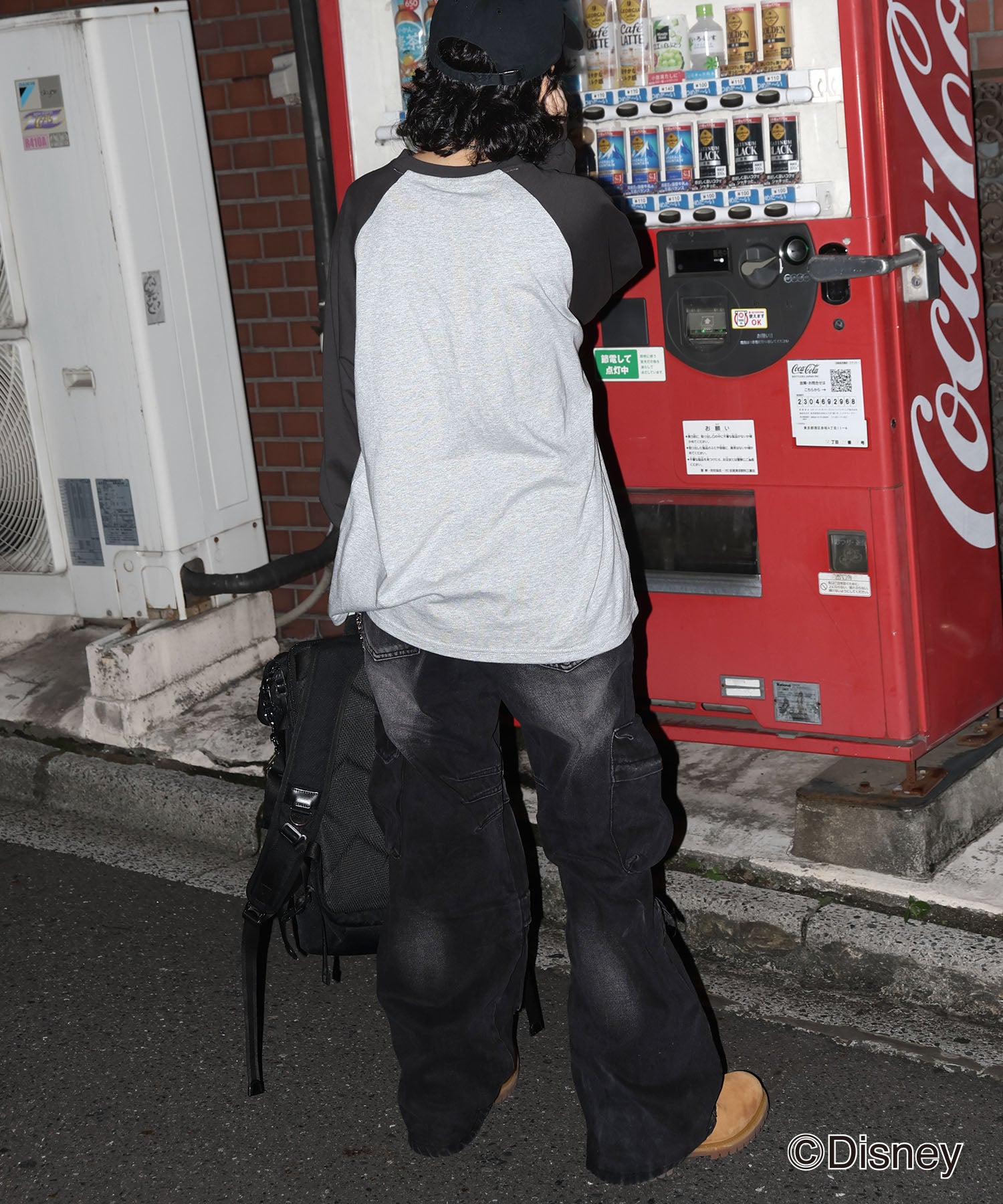 【Disney / ディズニー】ミッキー ワンポイント ヴィンテージライク レトログラフィック ビッグシルエット ラグランロンT