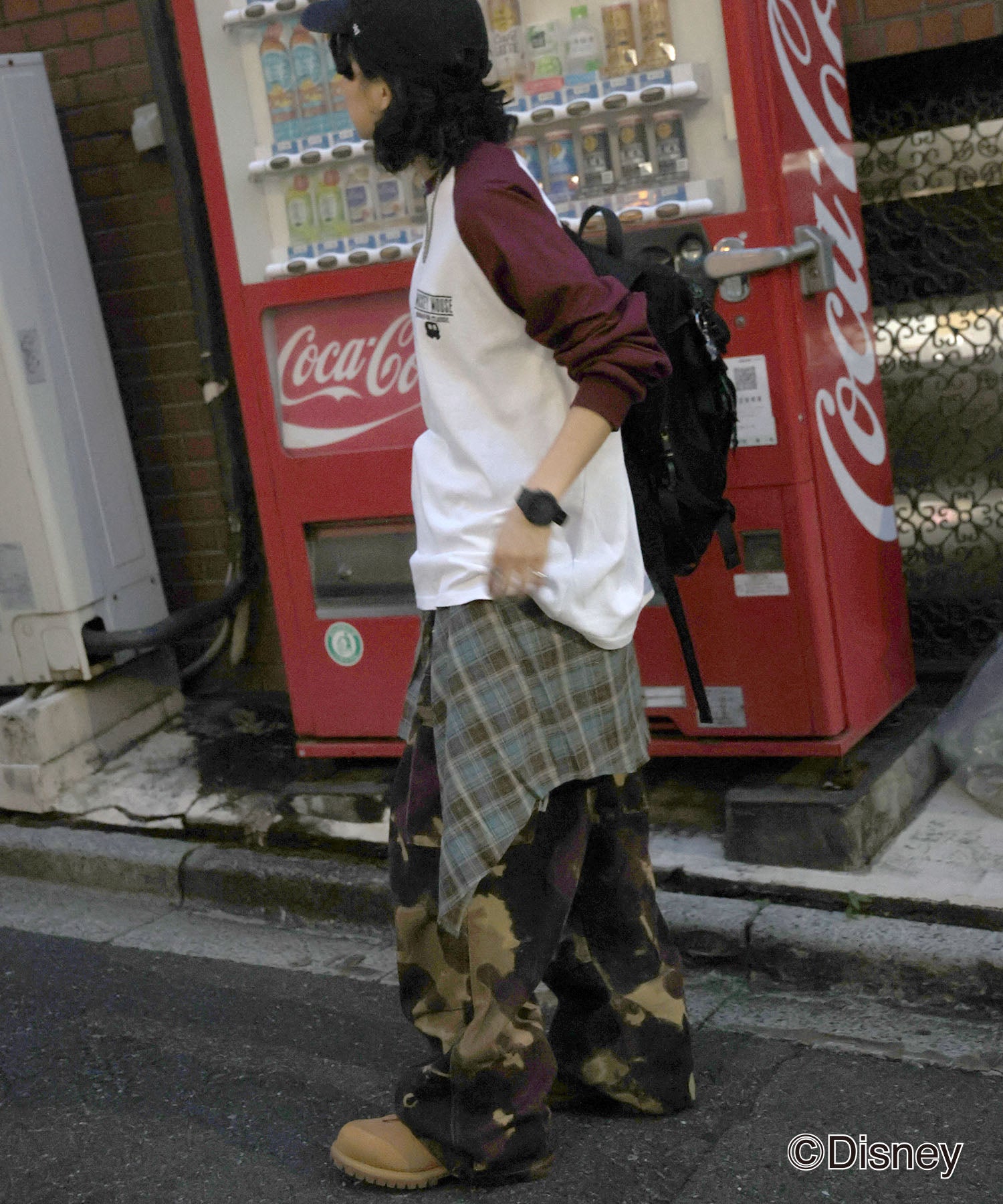 【Disney / ディズニー】ミッキー ワンポイント ヴィンテージライク レトログラフィック ビッグシルエット ラグランロンT