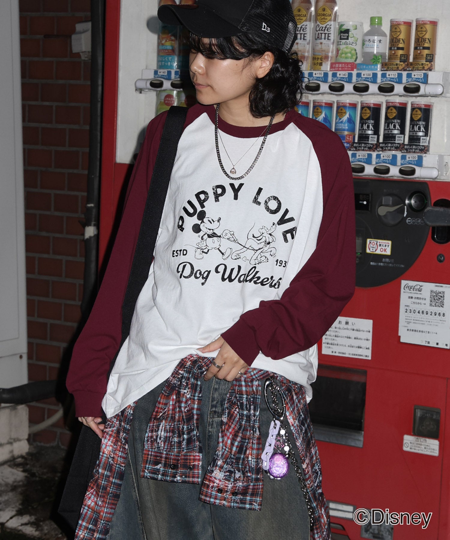 【Disney / ディズニー】ミッキー ヴィンテージライク レトログラフィック 古着風クラックプリント ビッグシルエット ラグランロンT