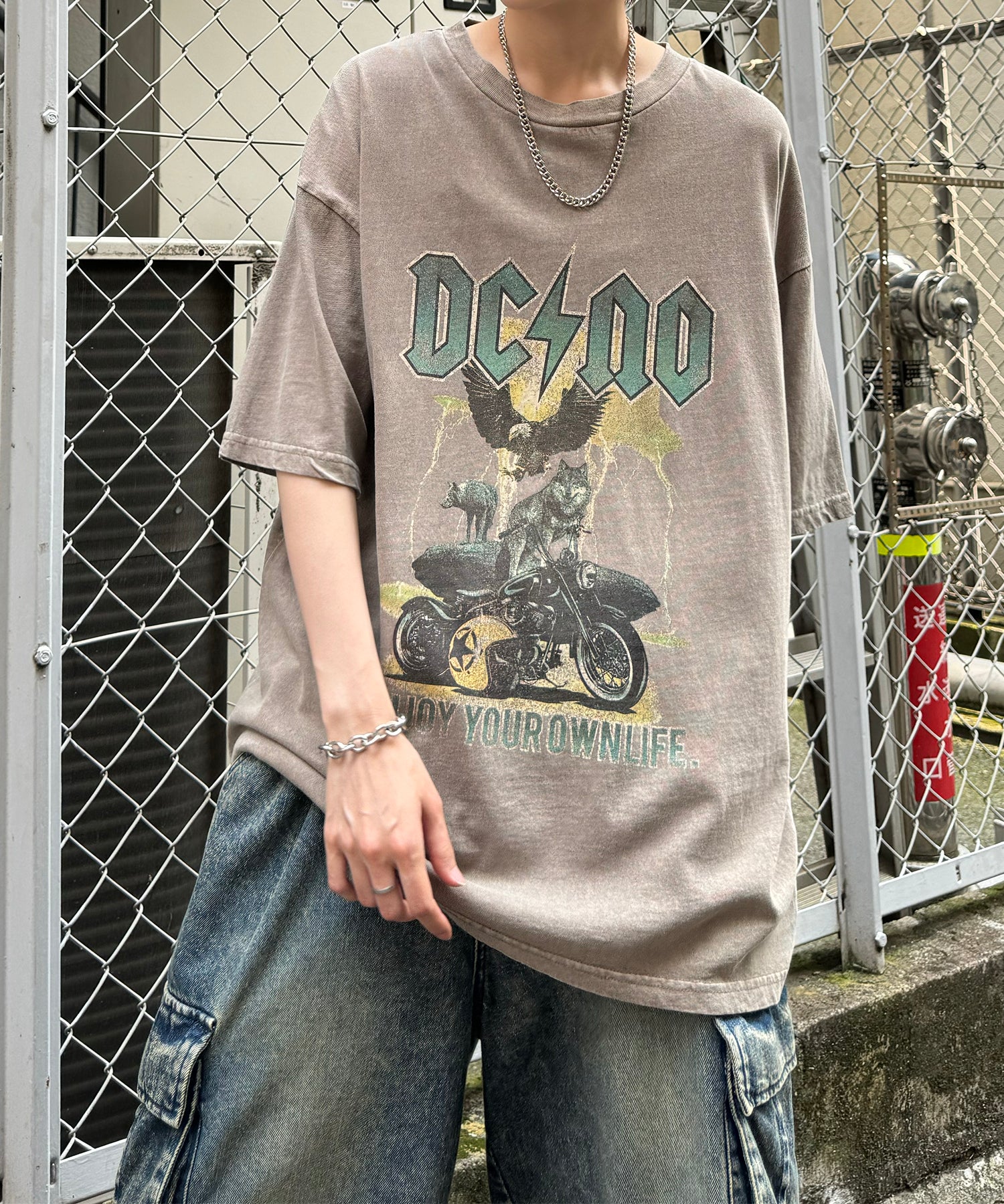 ヴィンテージライク ロックプリント レトロ ピグメント加工 ビッグシルエット半袖バンドTシャツ