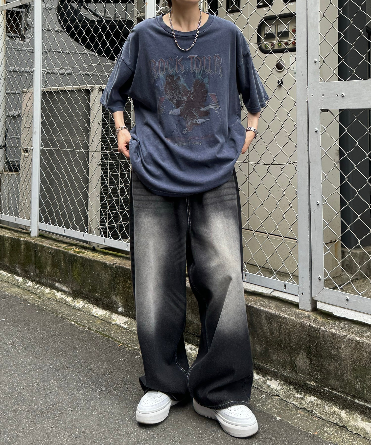 ヴィンテージライク ロックプリント レトロ ピグメント加工 ビッグシルエット半袖バンドTシャツ