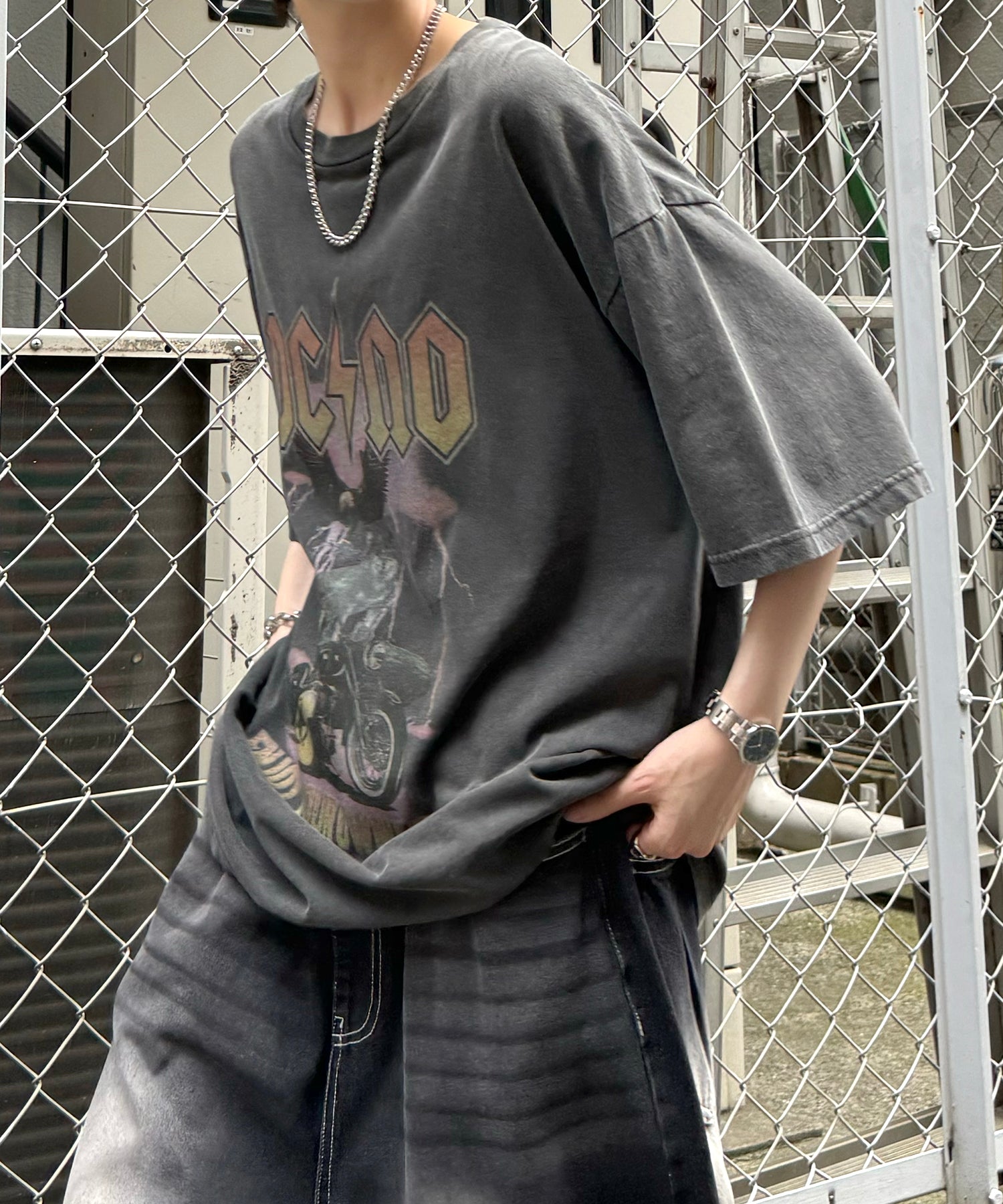 ヴィンテージライク ロックプリント レトロ ピグメント加工 ビッグシルエット半袖バンドTシャツ